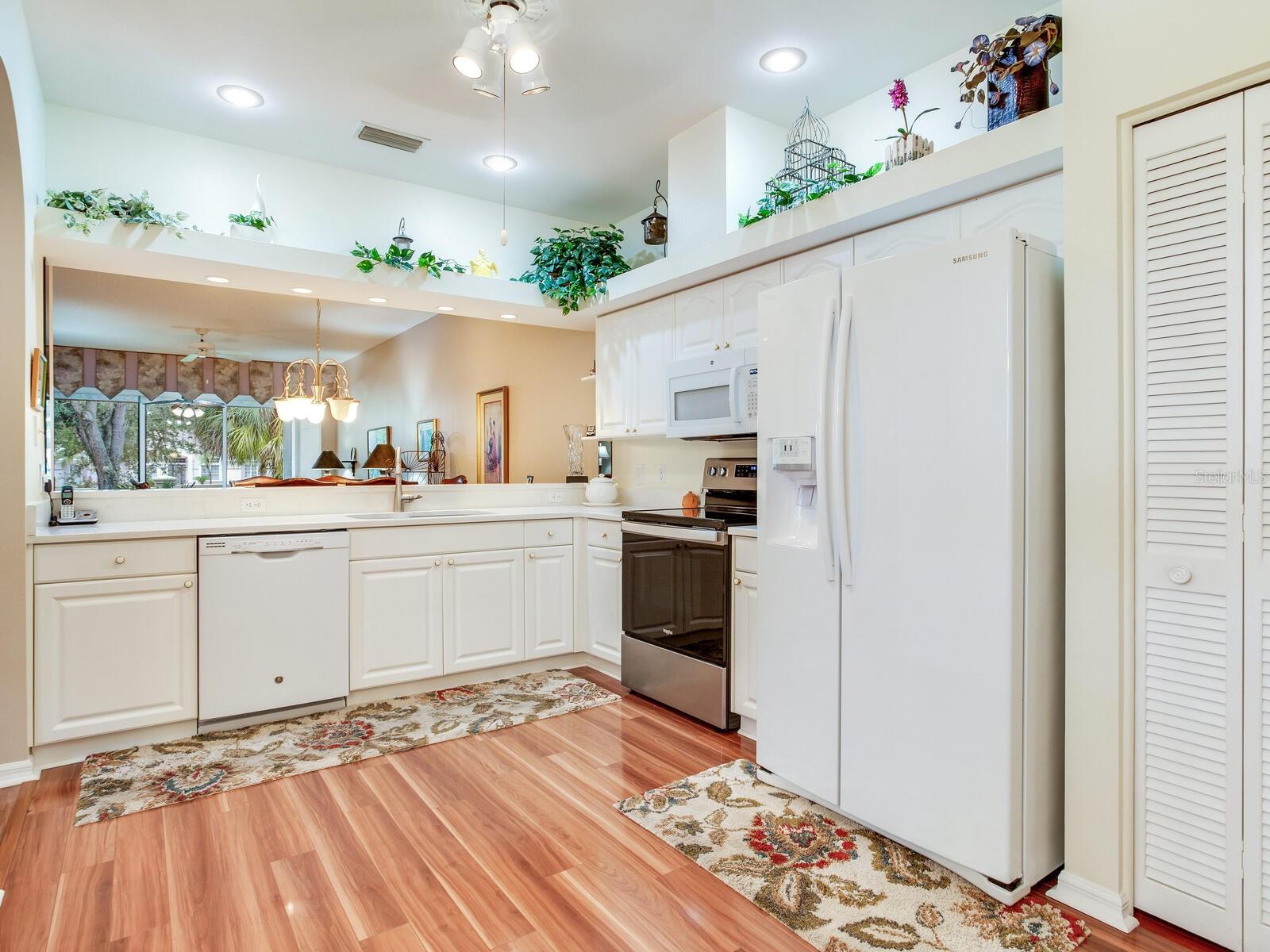 Image 14 of 75 For 6315 Stone River Road