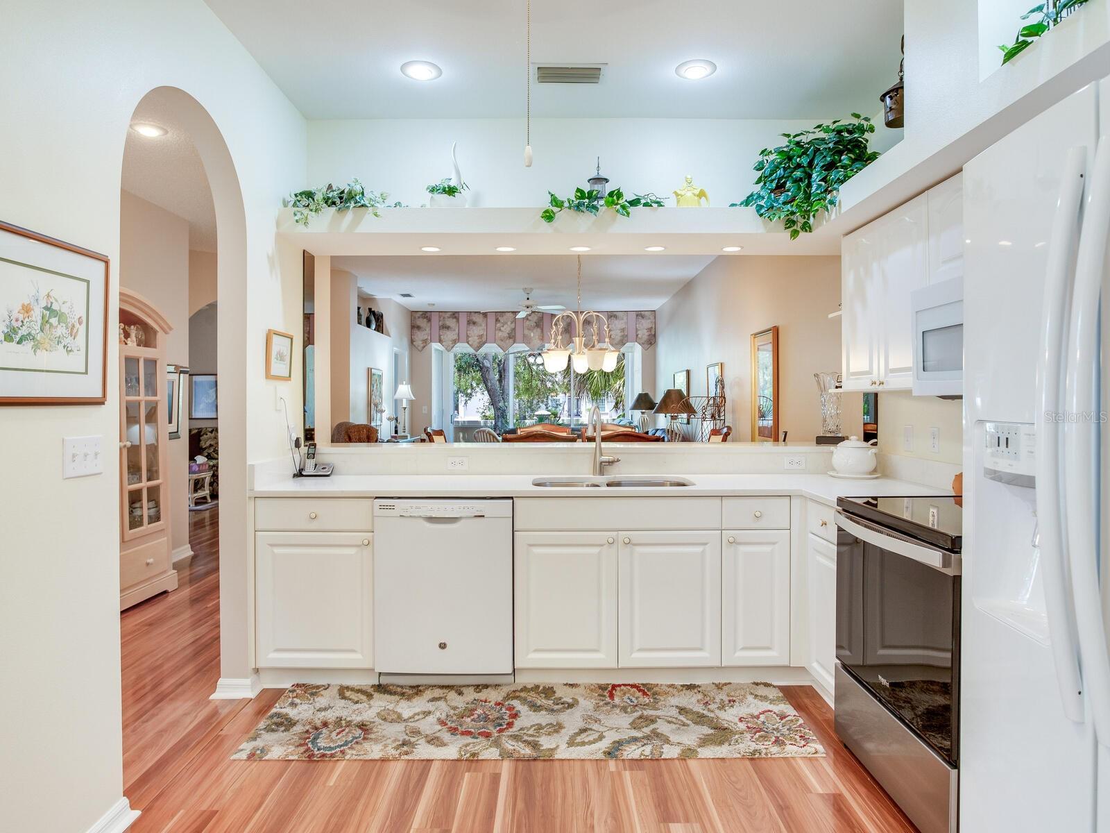 Image 16 of 75 For 6315 Stone River Road