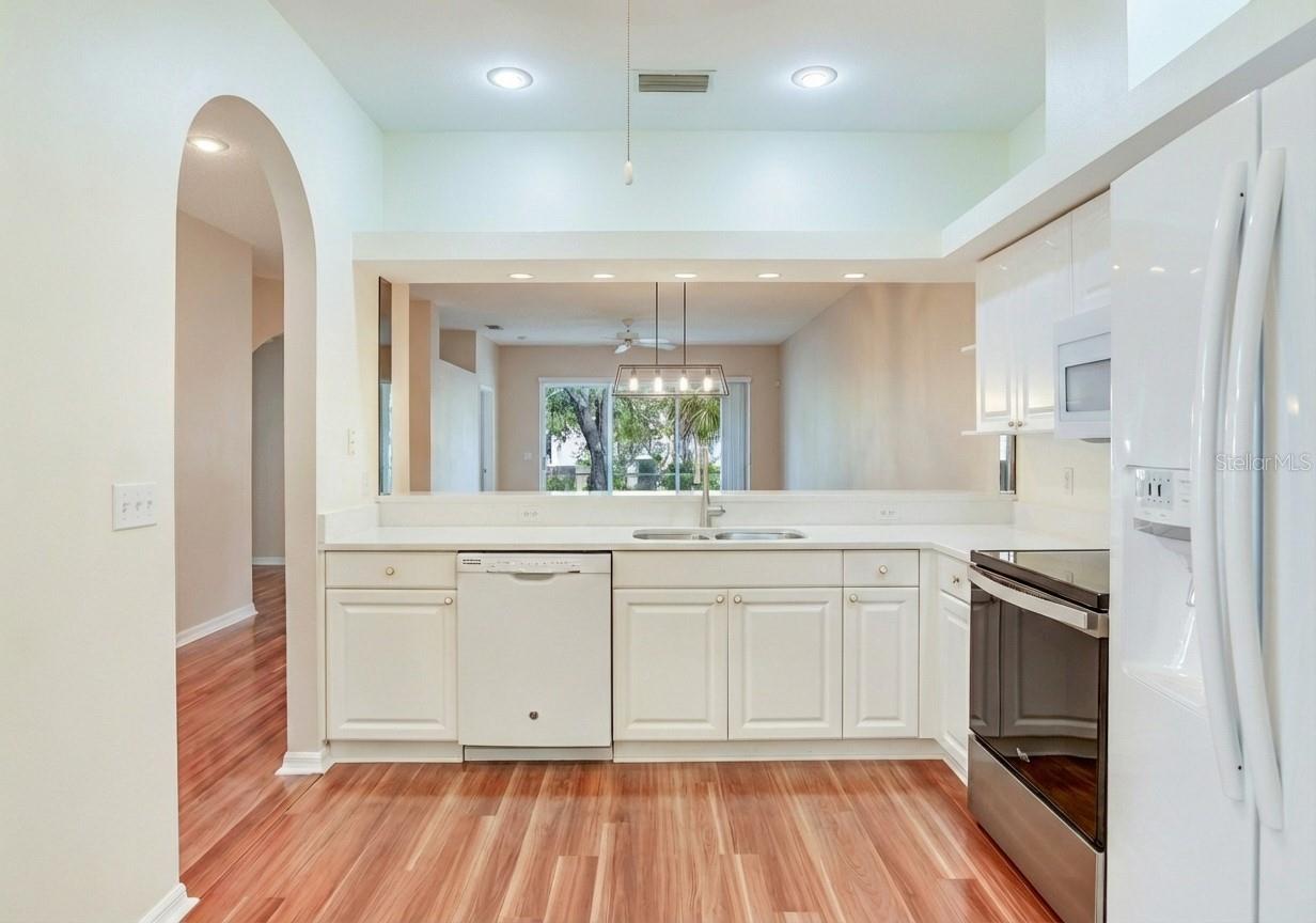 Image 17 of 75 For 6315 Stone River Road