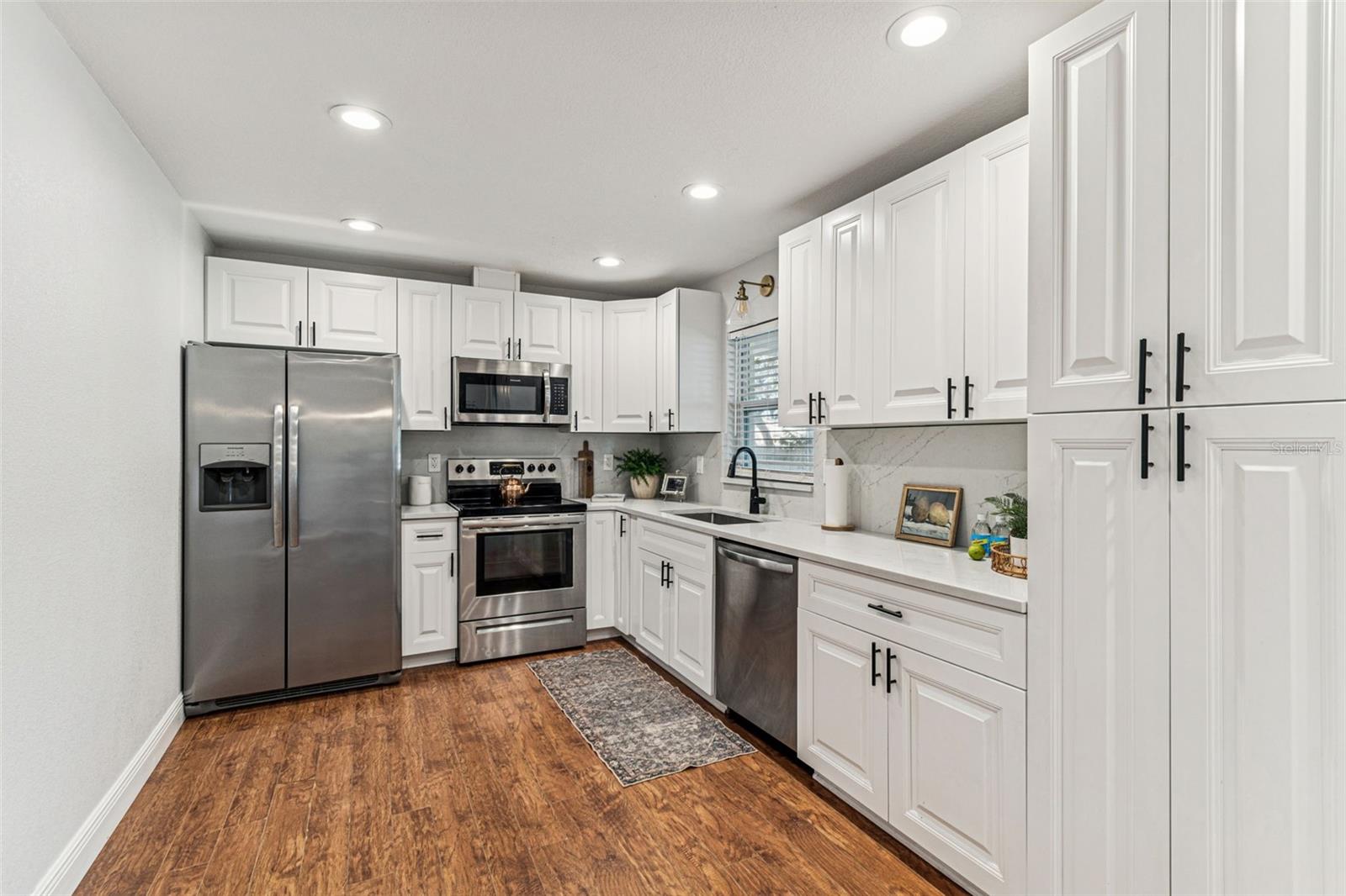 Image 12 of 47 For 727 Locust Street