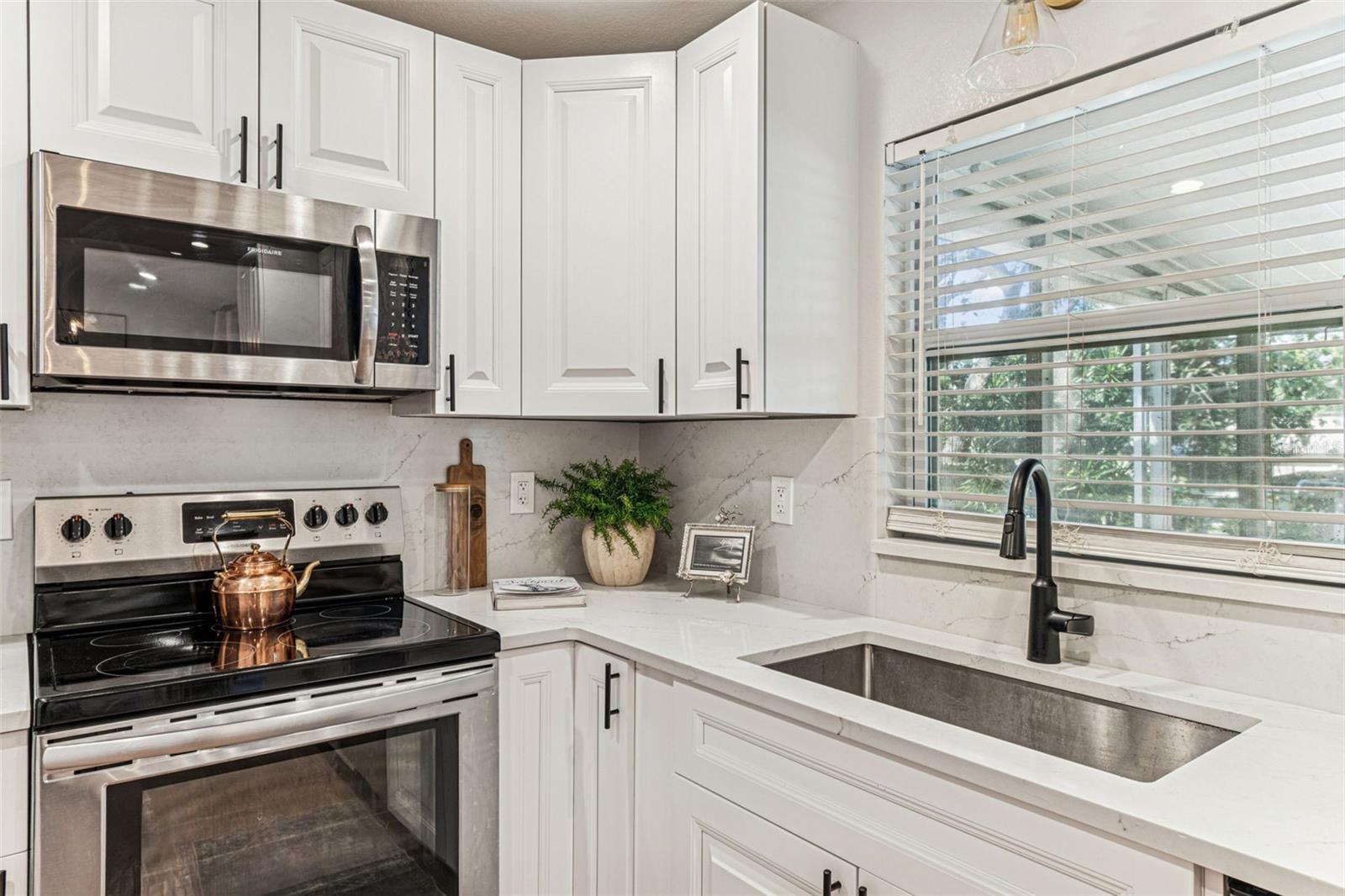 Image 13 of 47 For 727 Locust Street