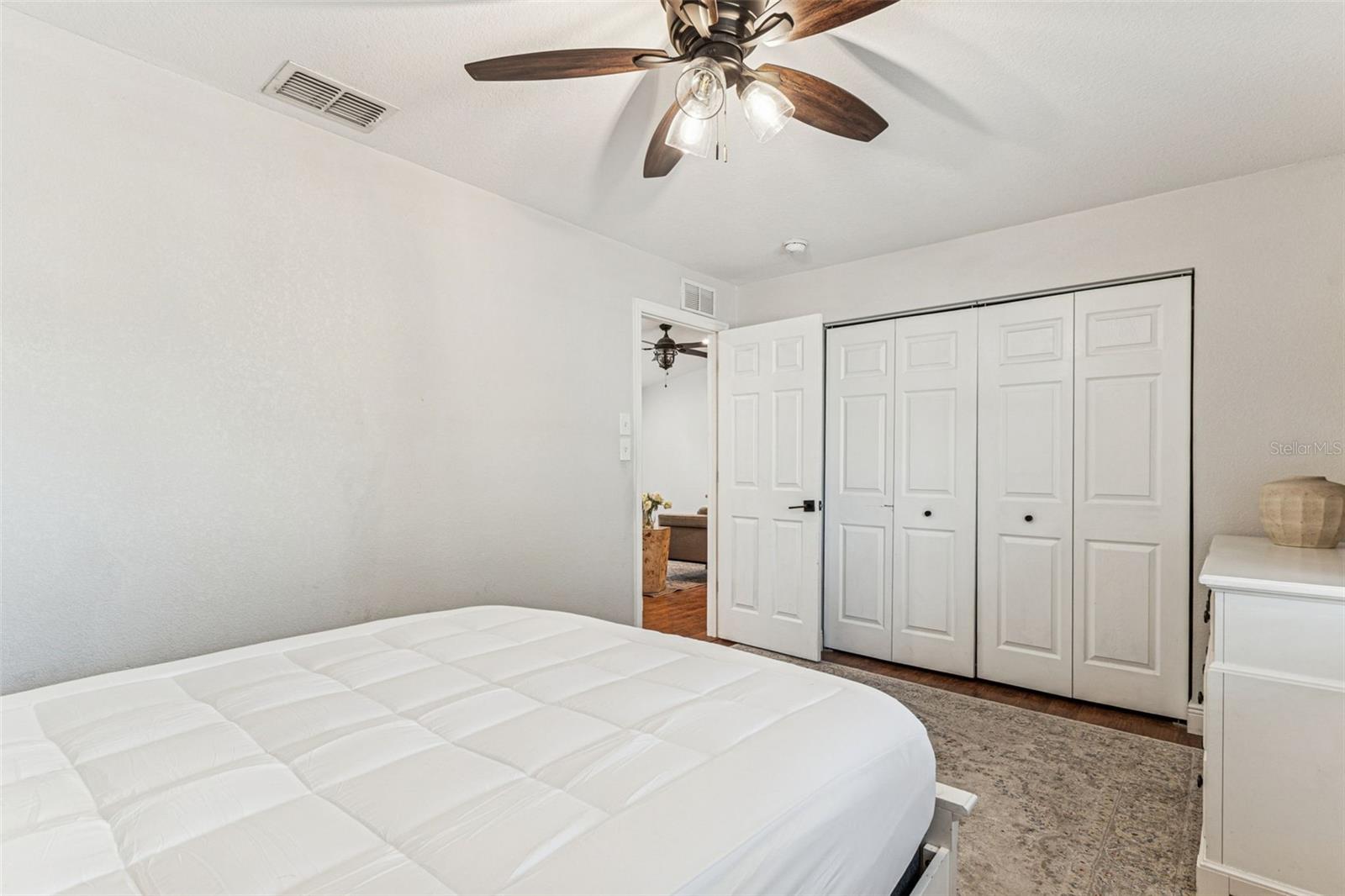 Image 22 of 47 For 727 Locust Street