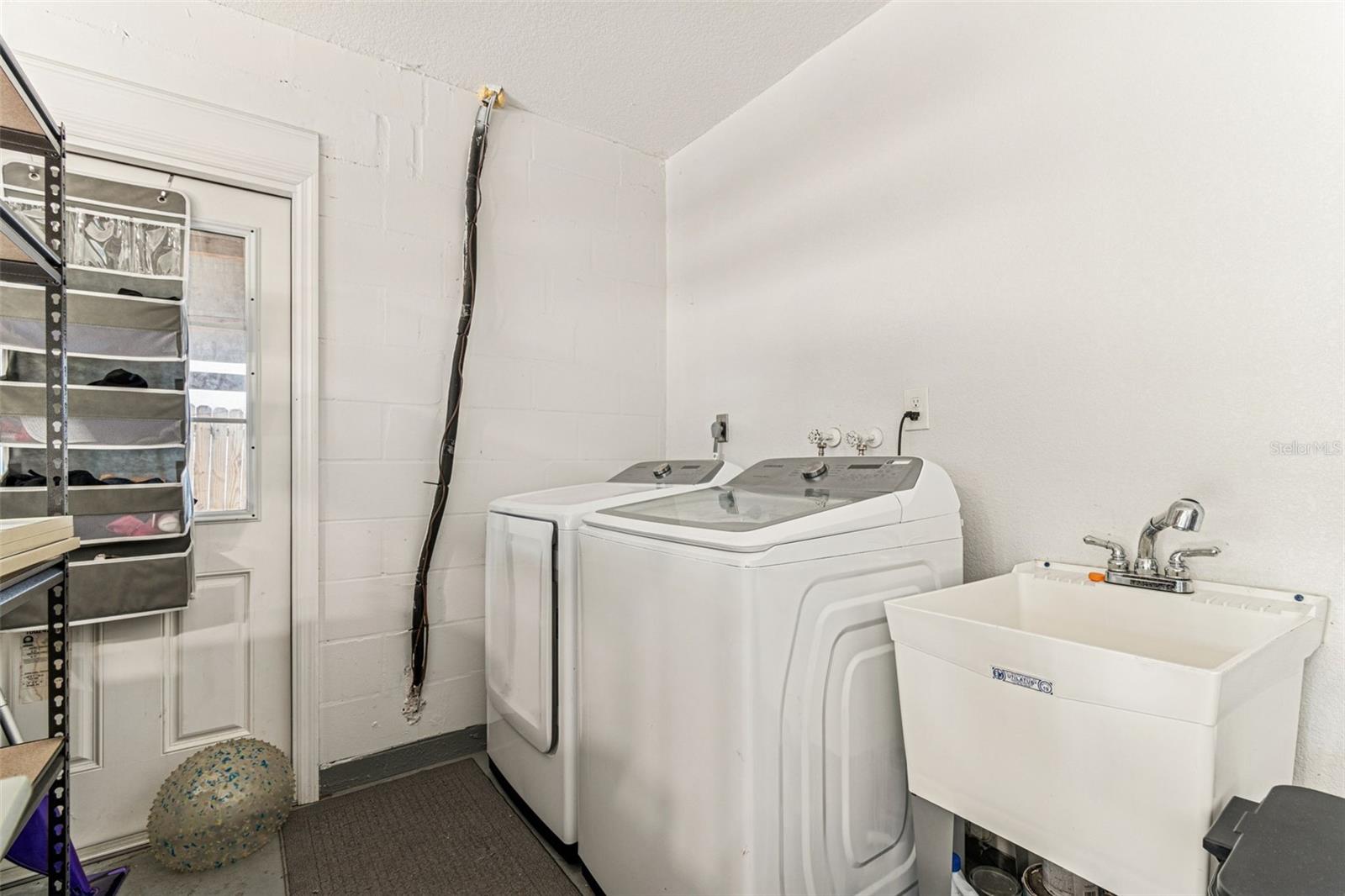 Image 24 of 47 For 727 Locust Street