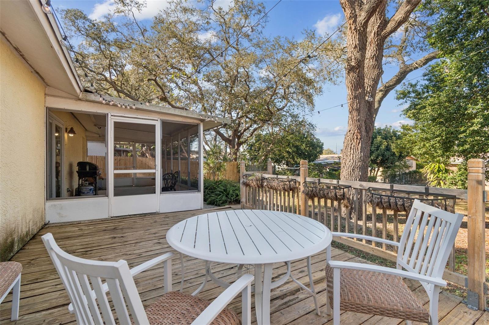 Image 28 of 47 For 727 Locust Street