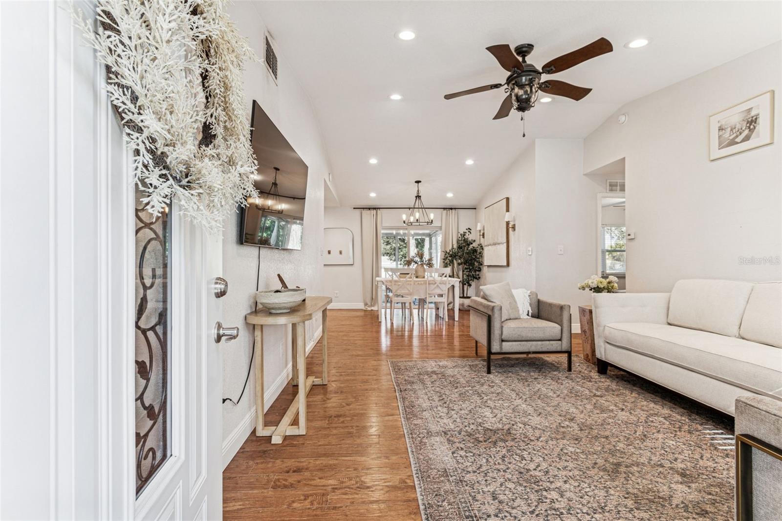 Image 6 of 47 For 727 Locust Street