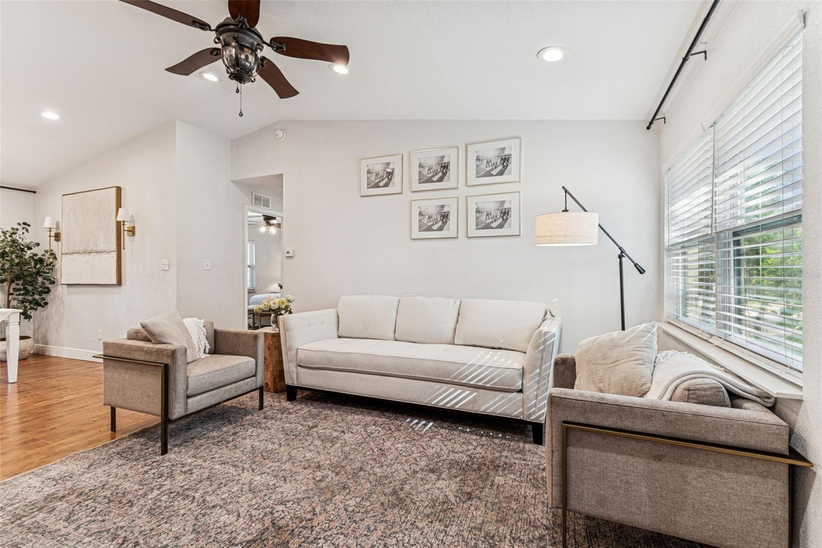 Image 7 of 47 For 727 Locust Street