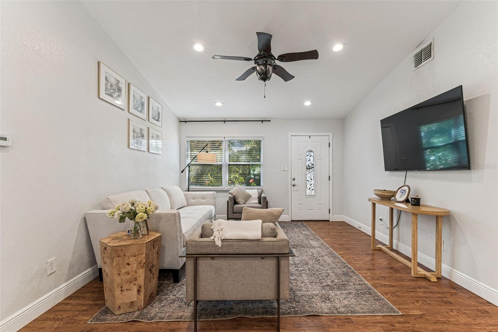 Image 8 of 47 For 727 Locust Street