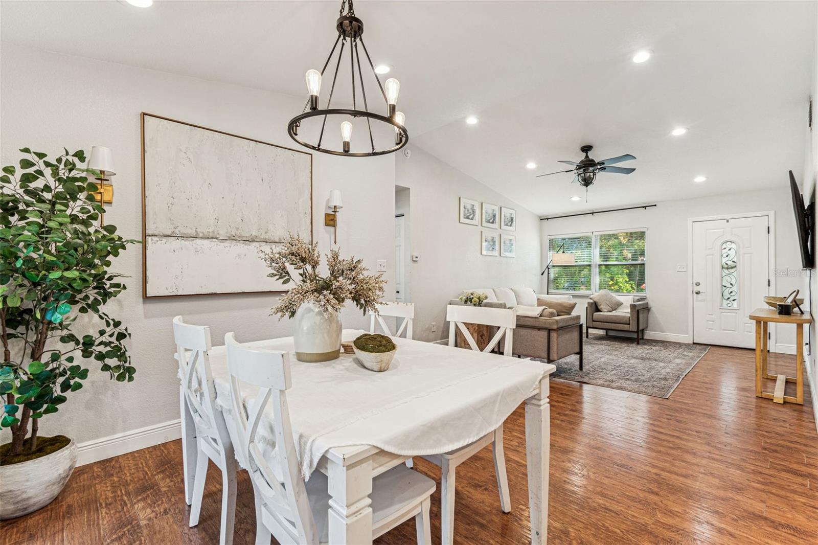 Image 9 of 47 For 727 Locust Street