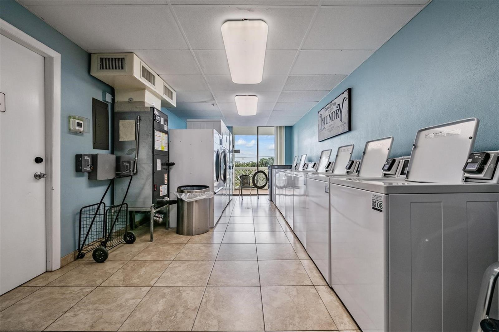 Image 19 of 60 For 9 Forbes Place 211