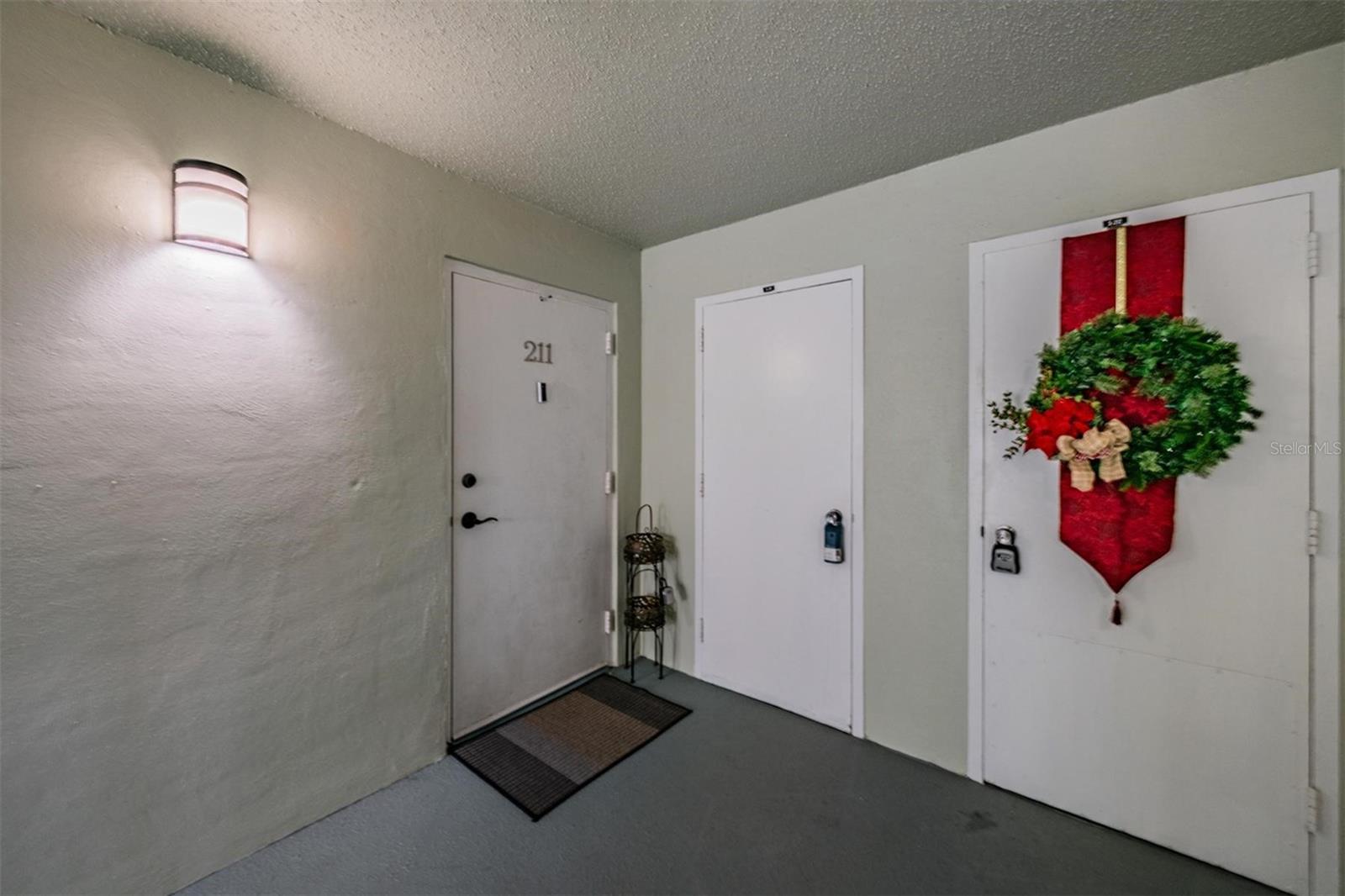 Image 3 of 60 For 9 Forbes Place 211