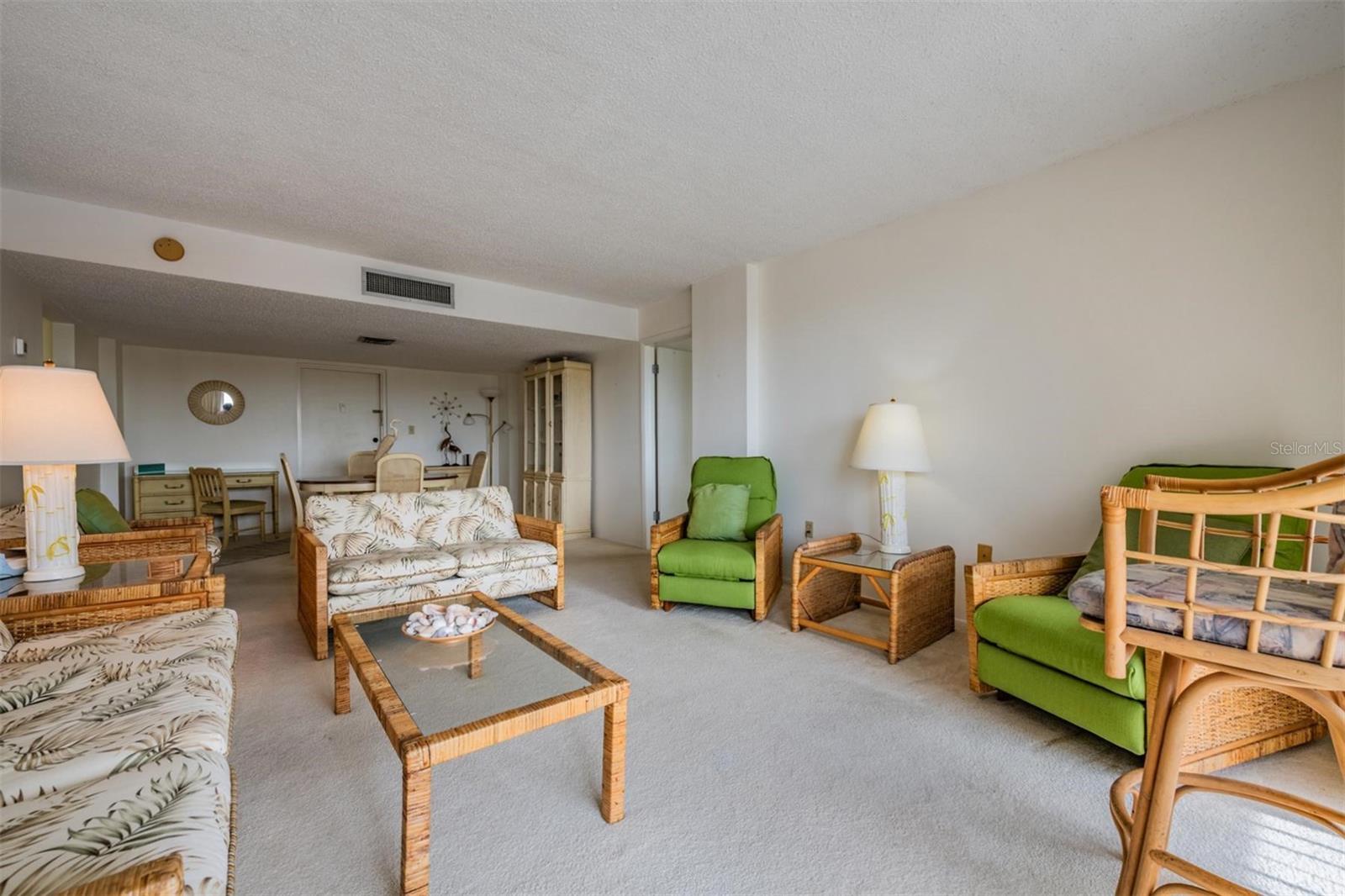 Image 4 of 60 For 9 Forbes Place 211