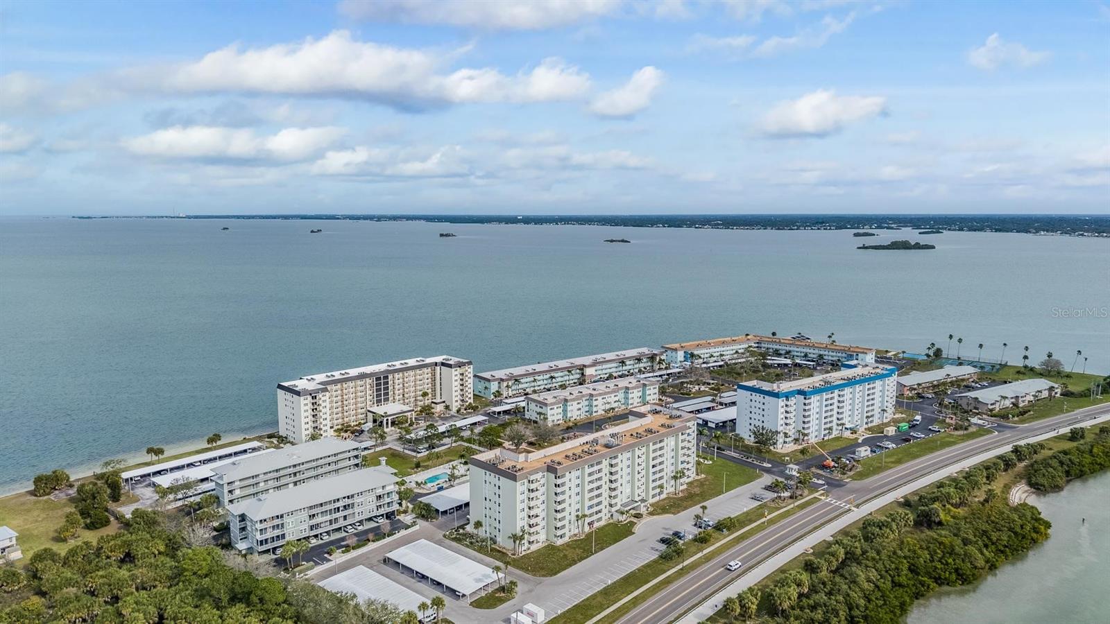 Image 51 of 60 For 9 Forbes Place 211