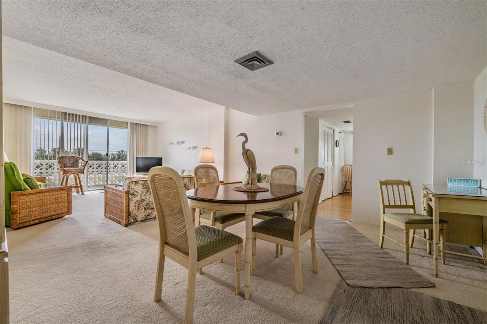 Image 6 of 60 For 9 Forbes Place 211