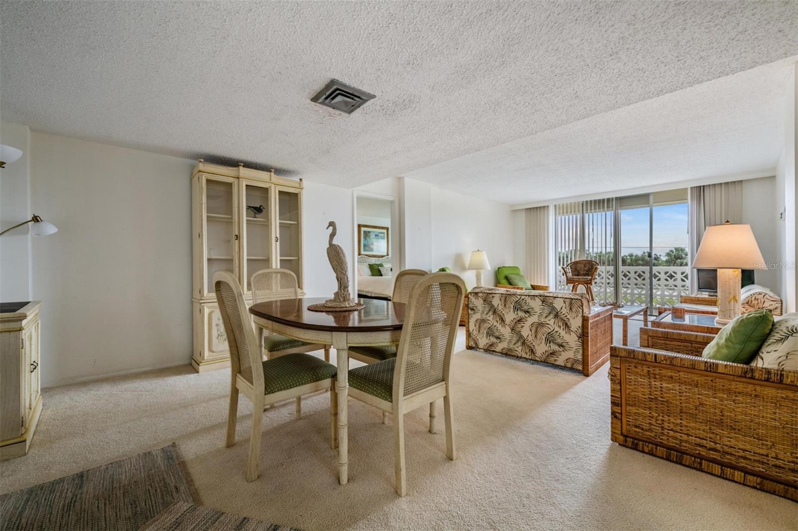 Image 8 of 60 For 9 Forbes Place 211