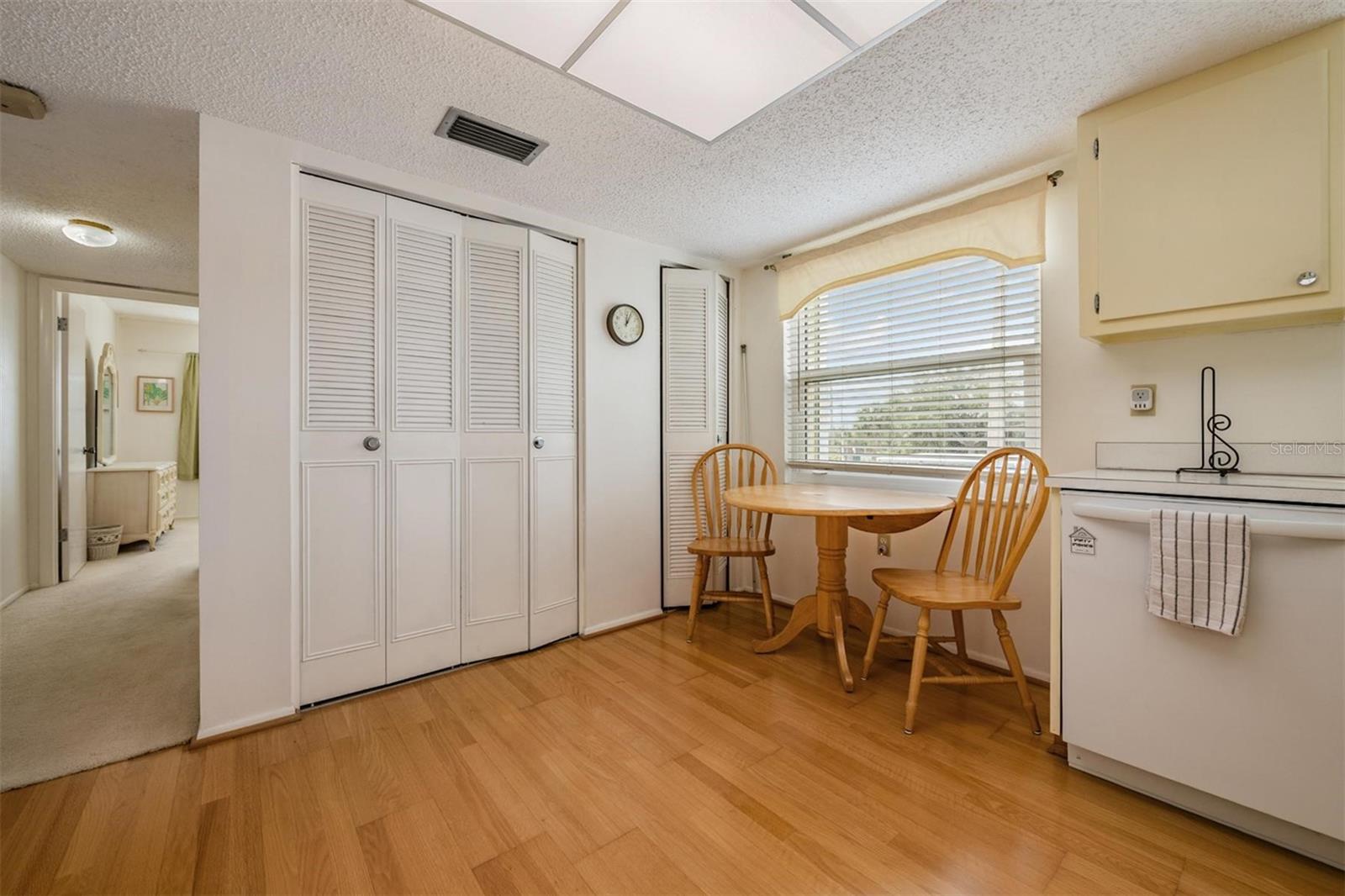 Image 9 of 60 For 9 Forbes Place 211