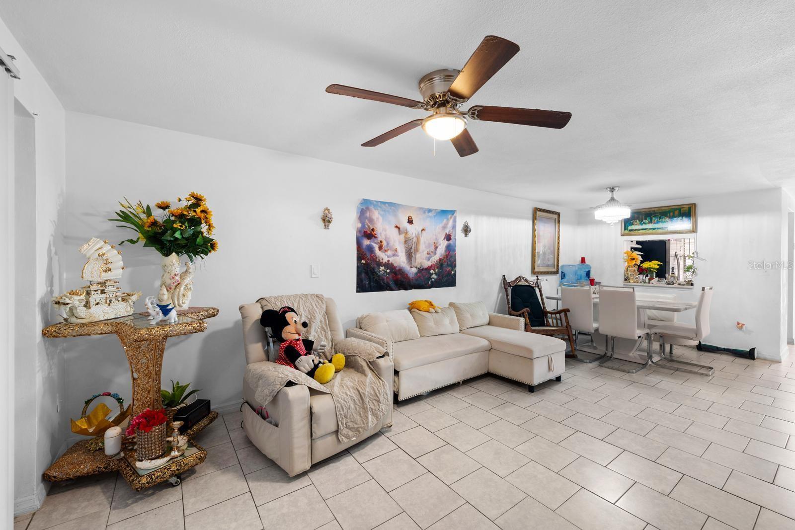 Image 5 of 27 For 4222 Trucious Place -