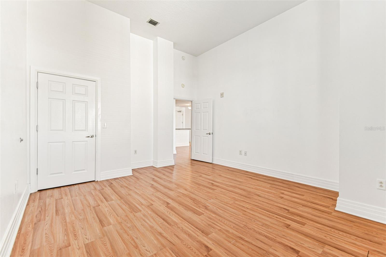 Image 11 of 22 For 1108 Franklin Street 704