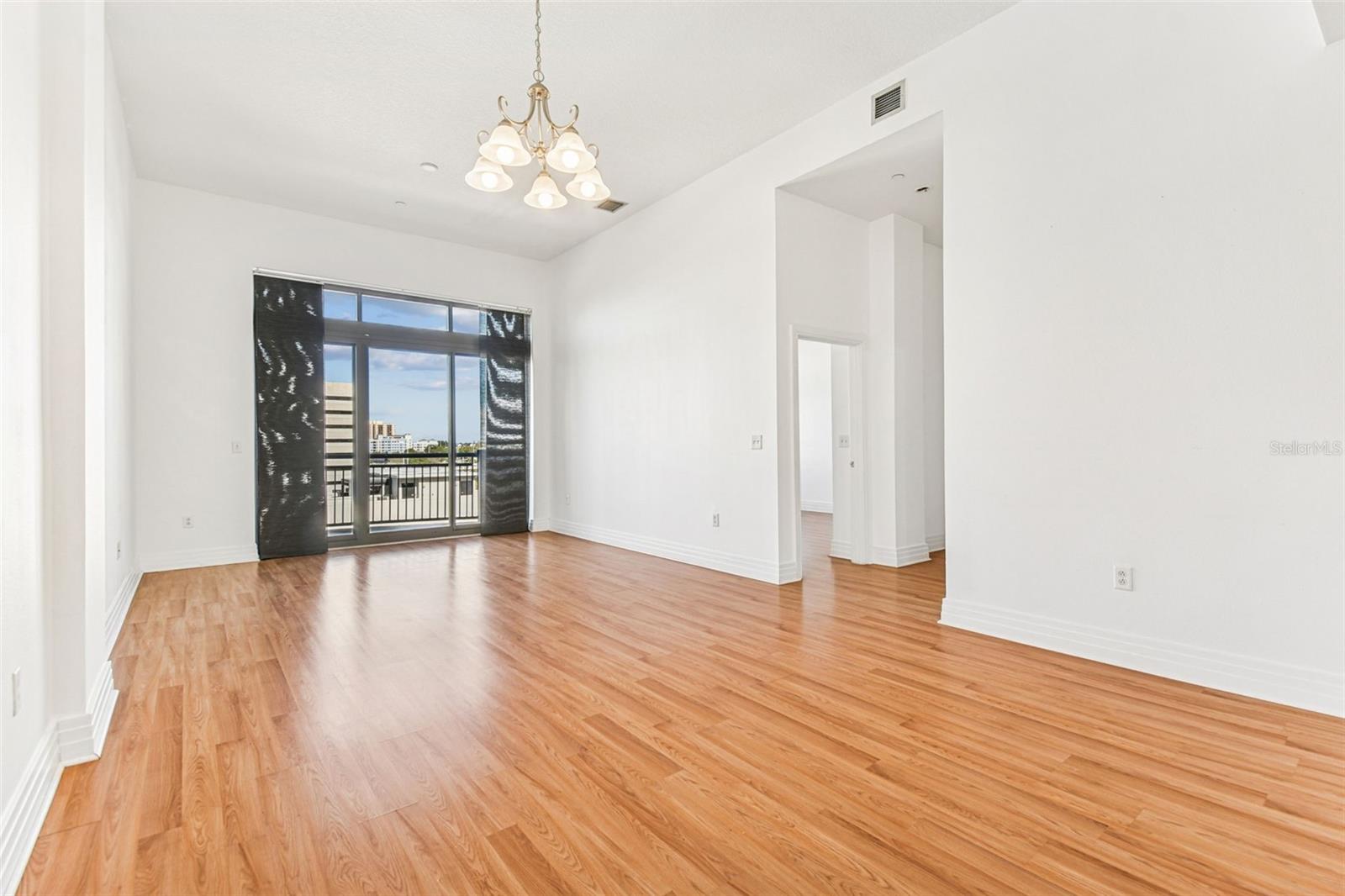 Image 7 of 22 For 1108 Franklin Street 704