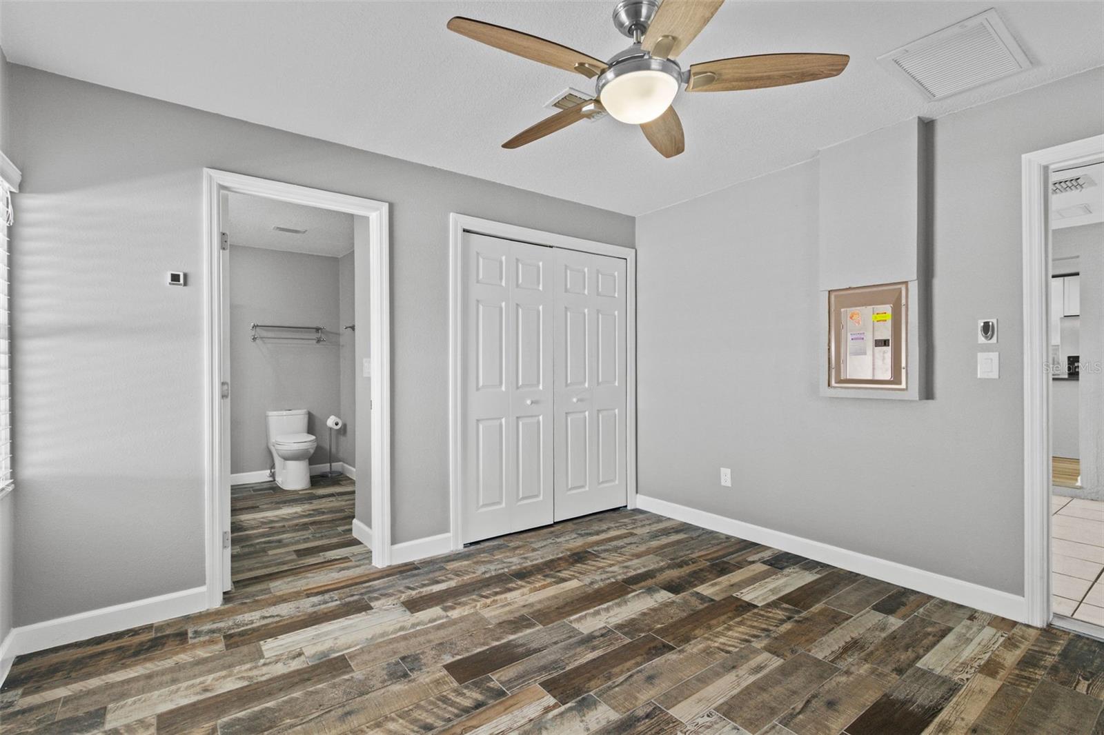 Image 18 of 36 For 2302 Thixton Court