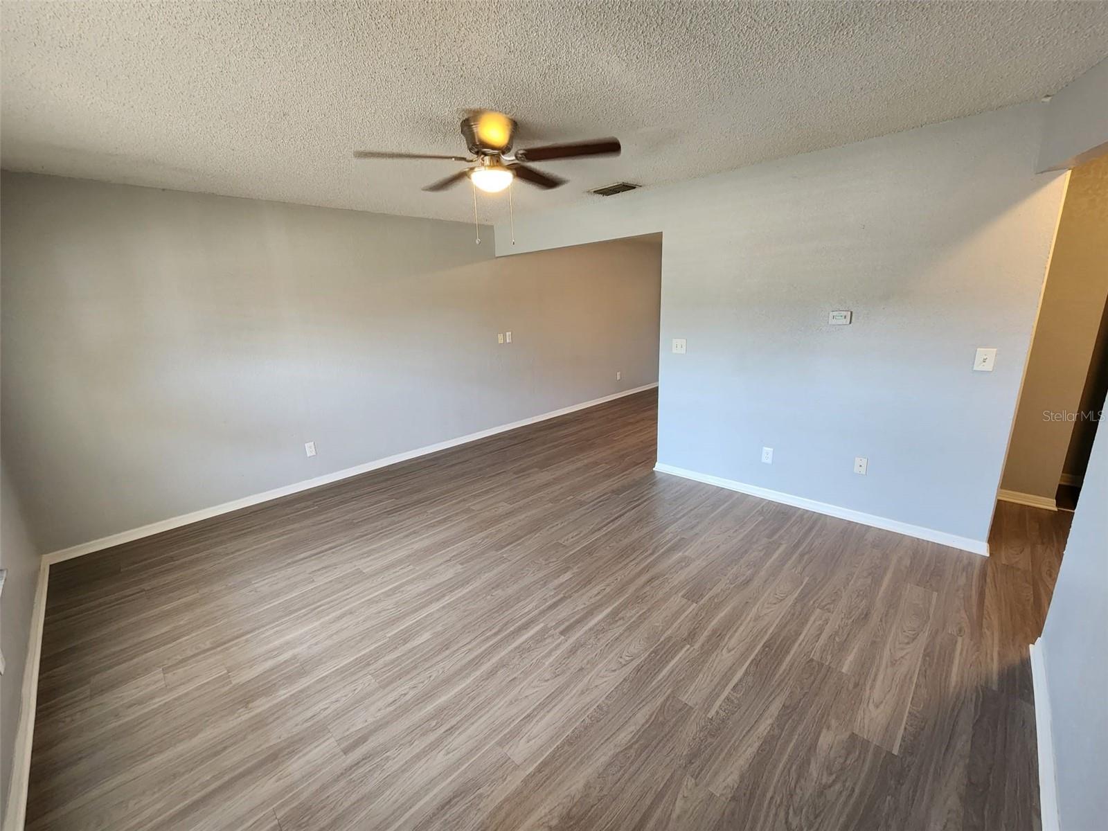 Image 2 of 7 For 9498 Lynn Lane A