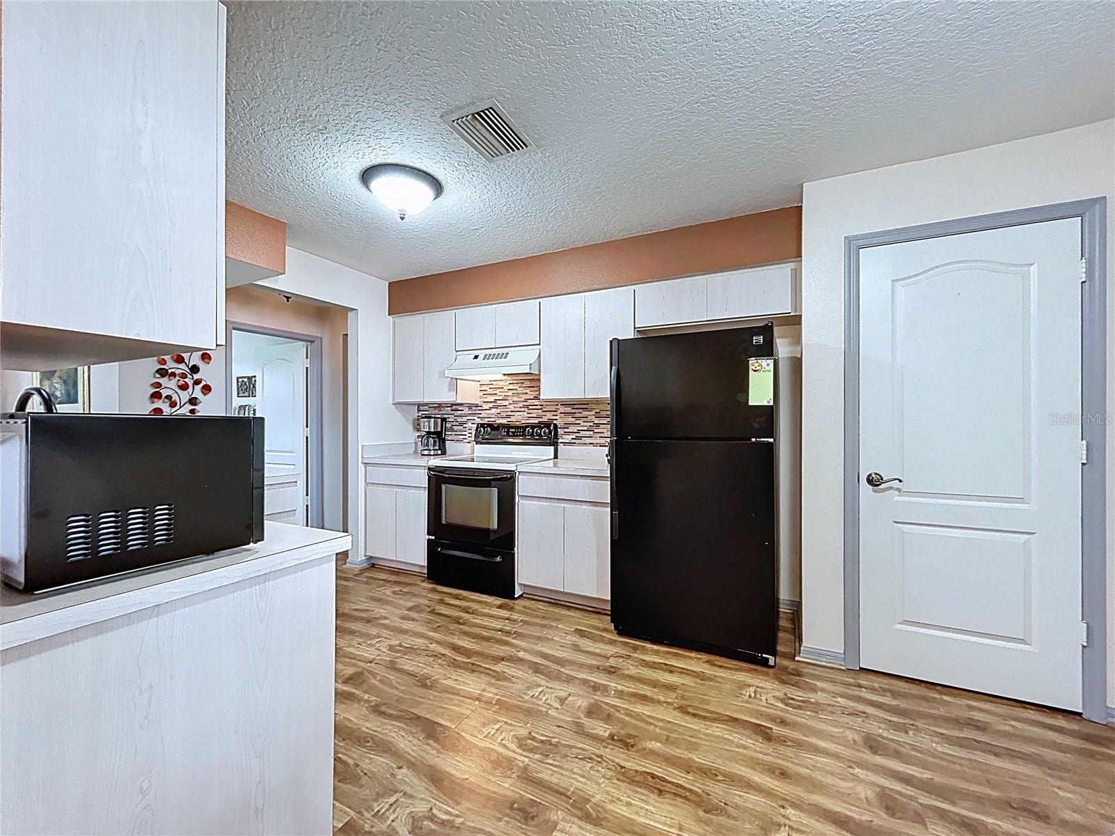 Image 24 of 76 For 7517 Savannah Lane