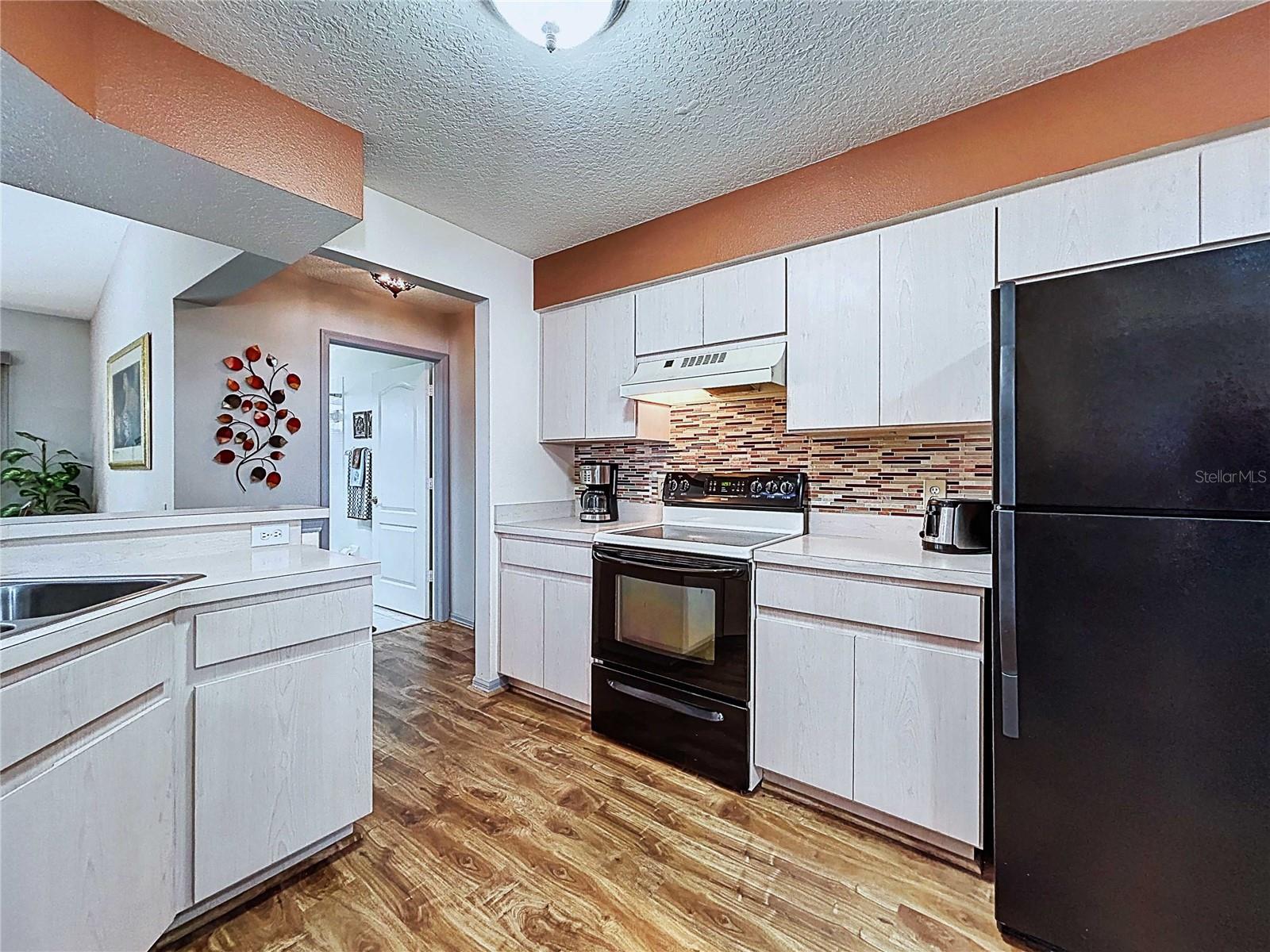 Image 26 of 76 For 7517 Savannah Lane