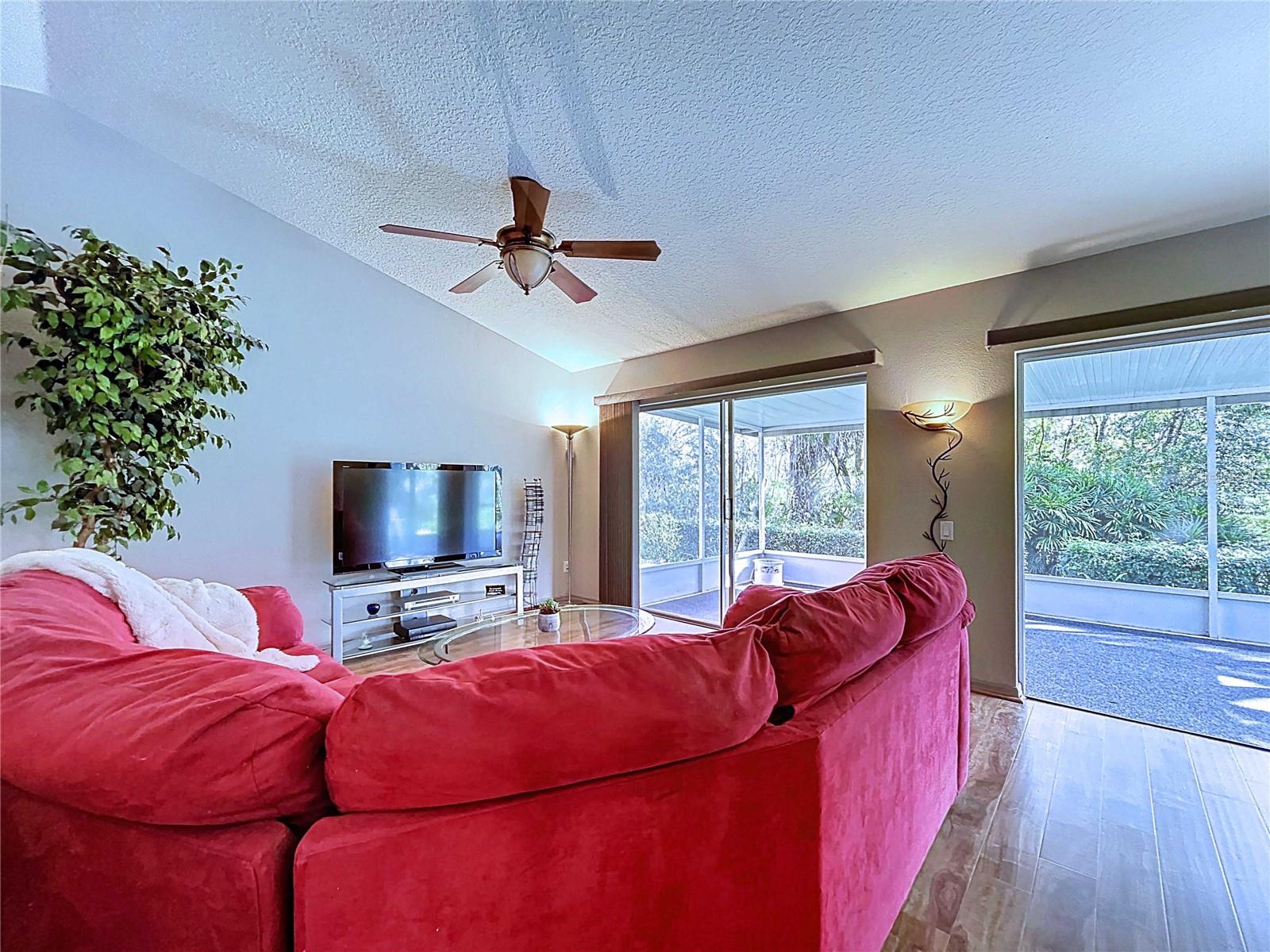 Image 6 of 76 For 7517 Savannah Lane