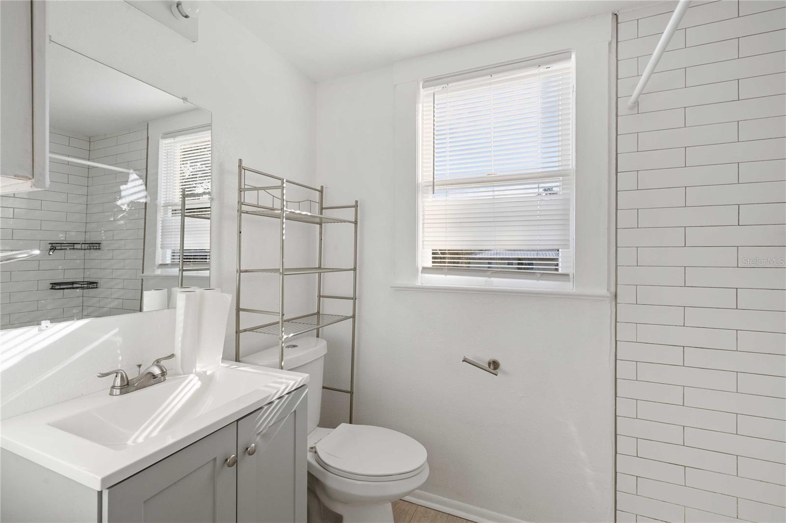 Image 14 of 18 For 404 Tever Street