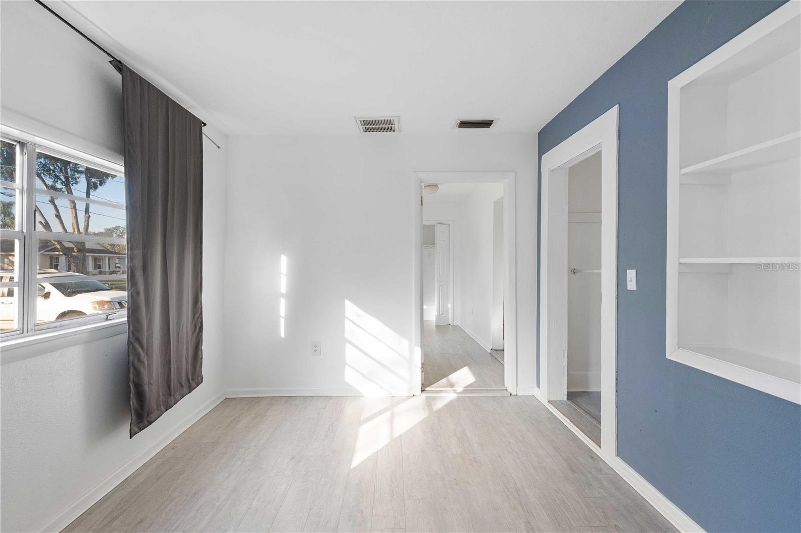 Image 9 of 18 For 404 Tever Street