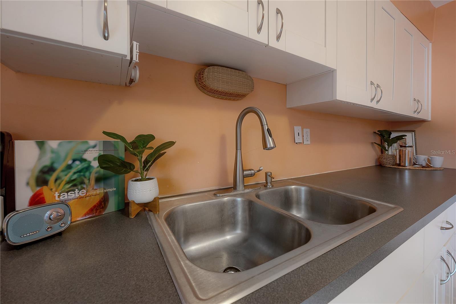 Image 10 of 31 For 1517 Emma Street