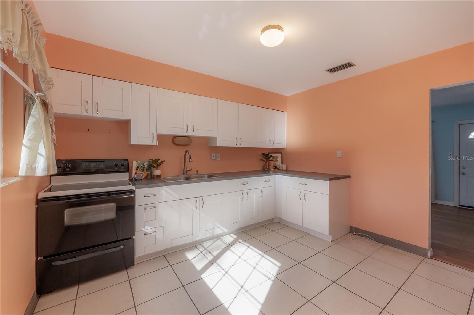 Image 11 of 31 For 1517 Emma Street