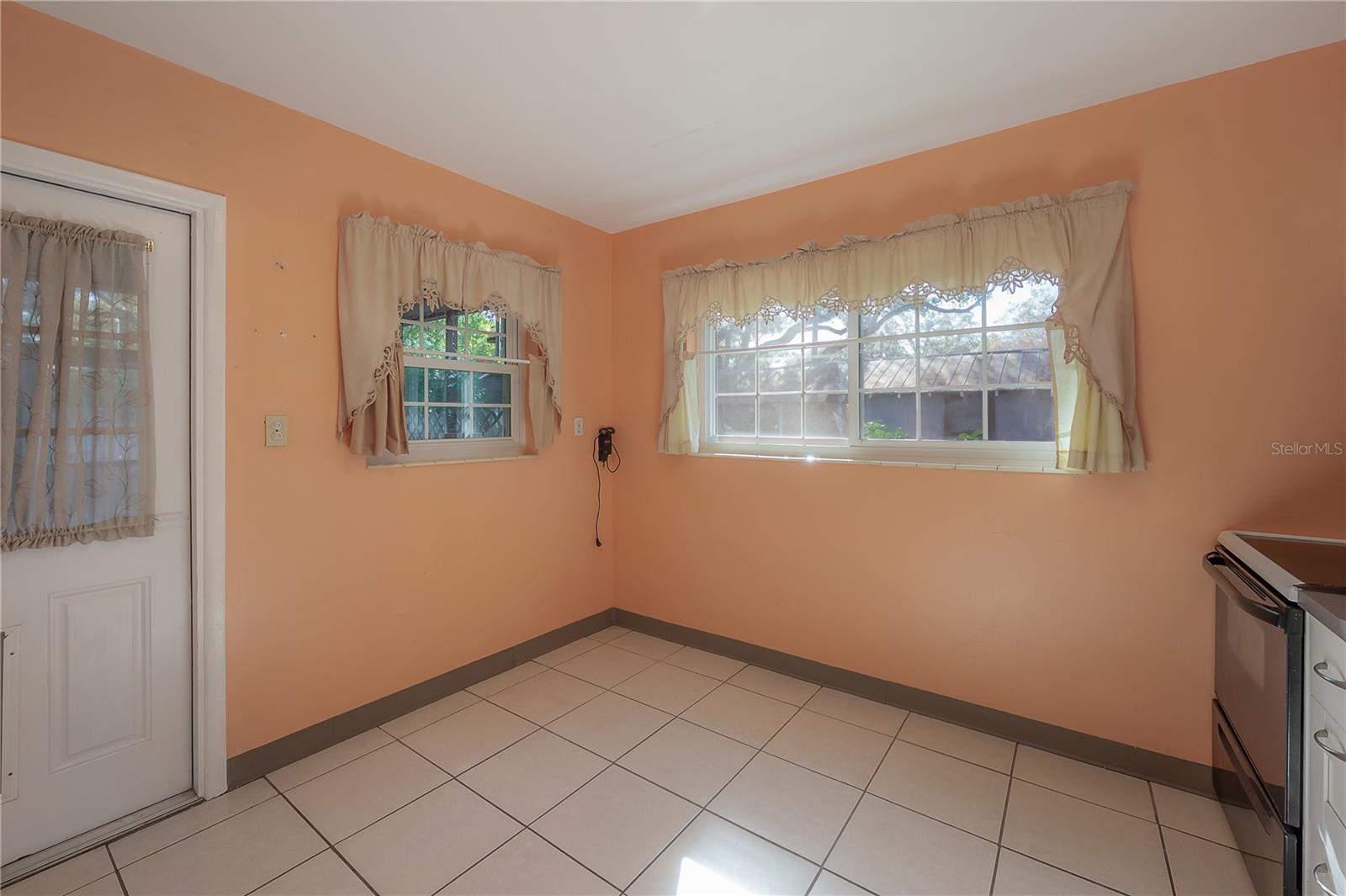 Image 13 of 31 For 1517 Emma Street