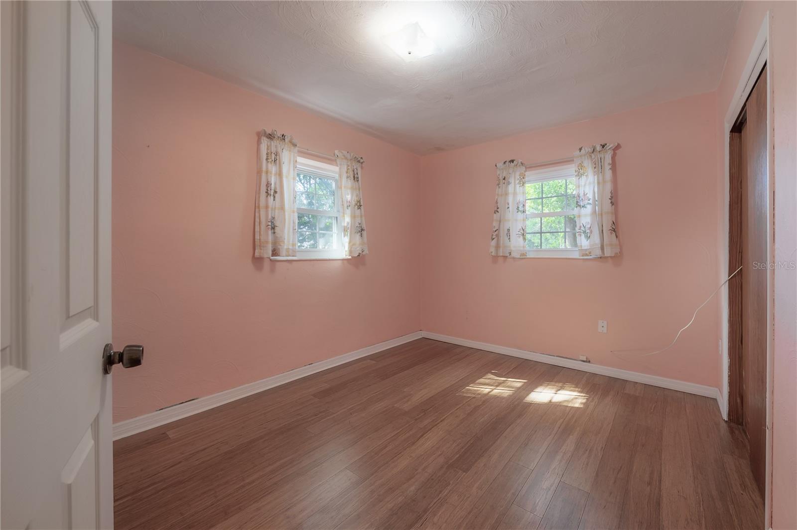 Image 16 of 31 For 1517 Emma Street