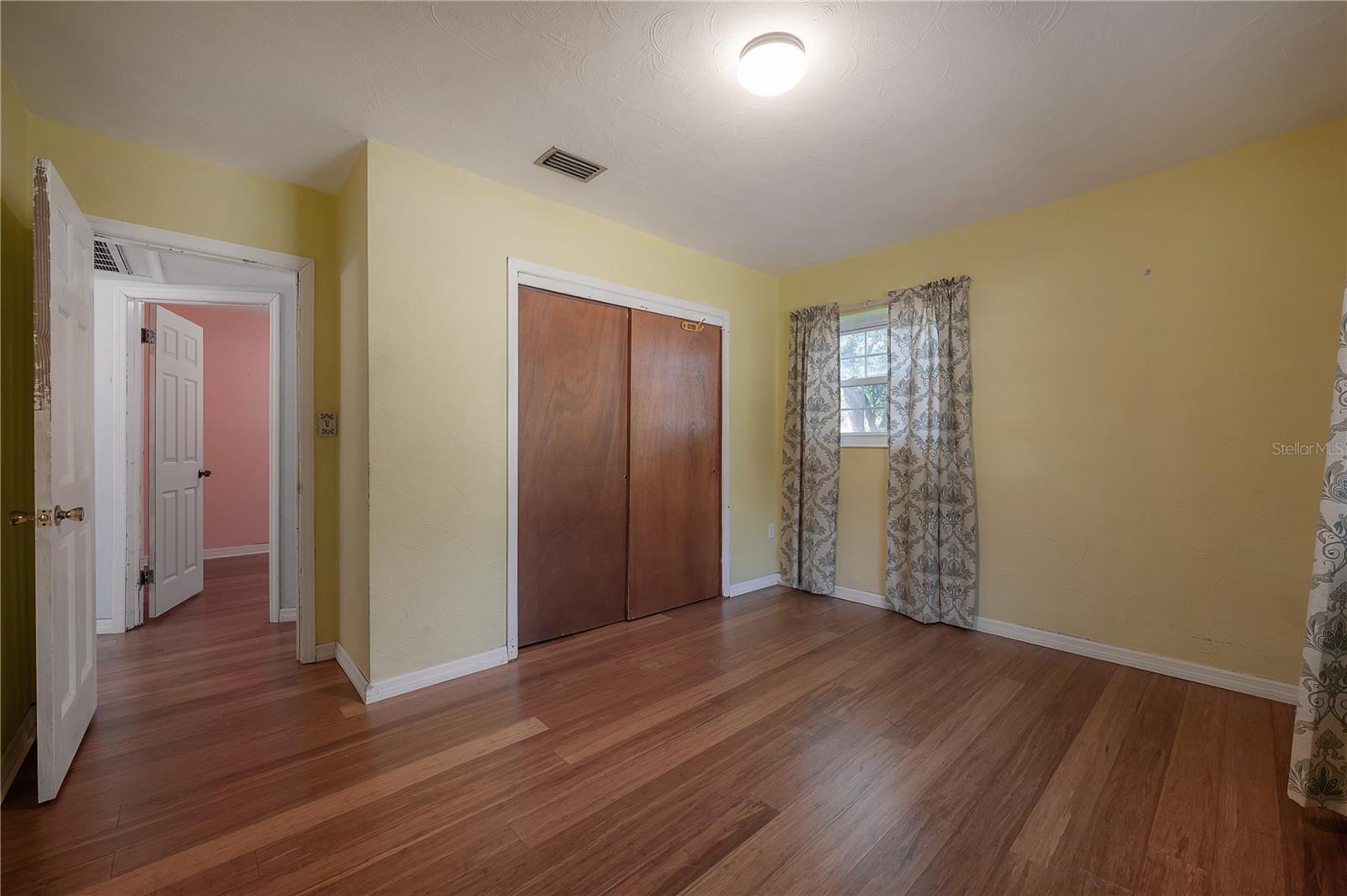 Image 21 of 31 For 1517 Emma Street