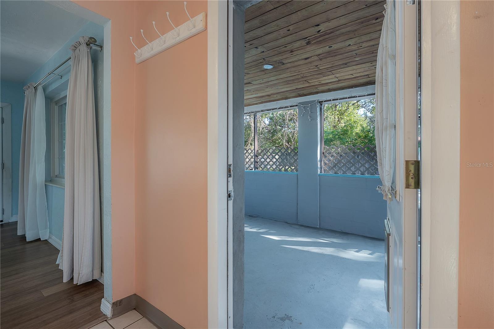 Image 22 of 31 For 1517 Emma Street