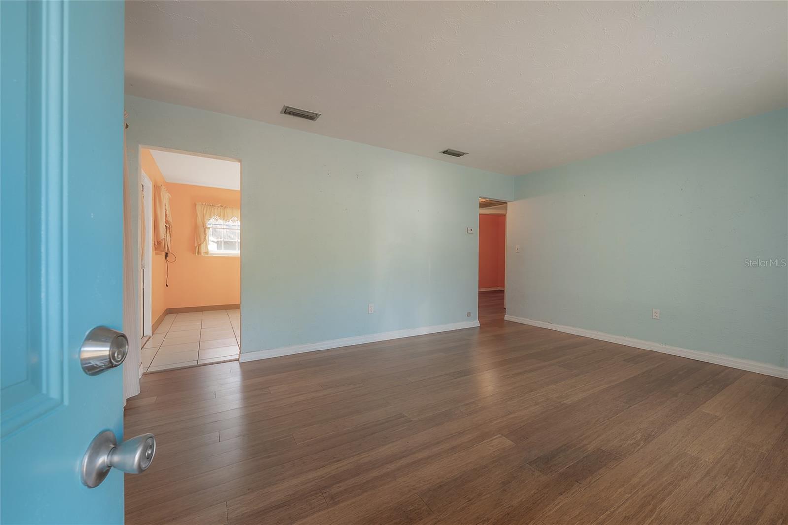 Image 5 of 31 For 1517 Emma Street