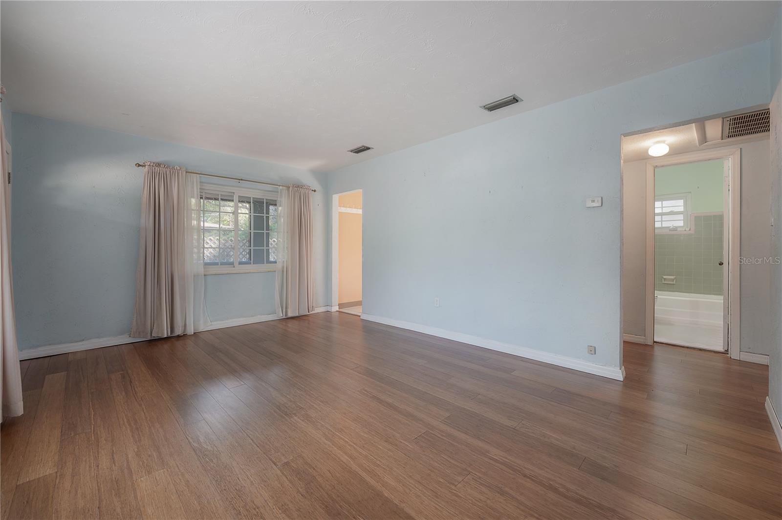 Image 8 of 31 For 1517 Emma Street