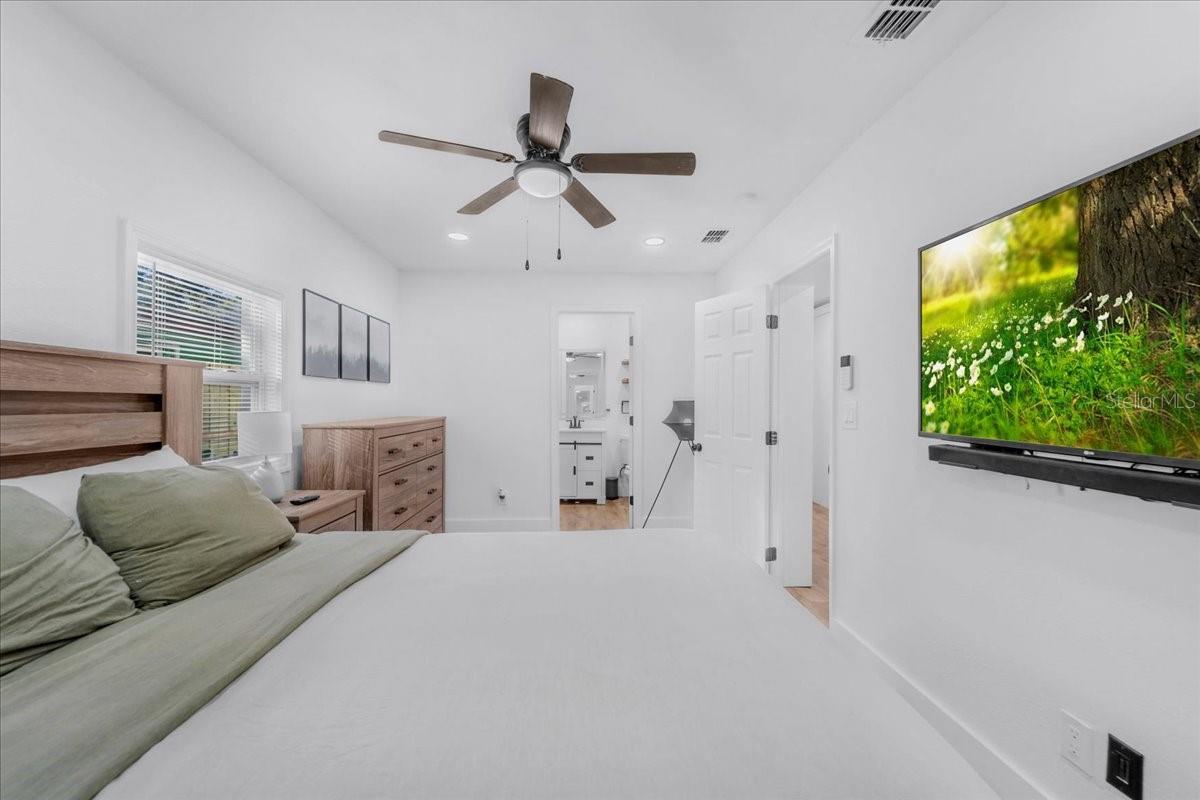 Image 42 of 87 For 6901 78th Avenue N