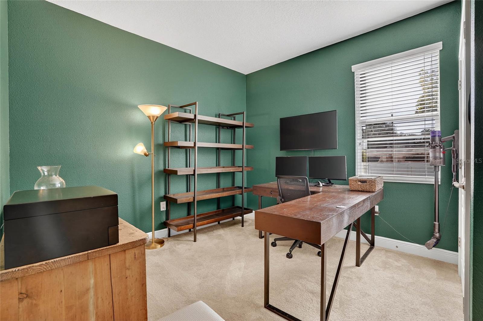 Listing photo id 19 for 2118 Lemon Street