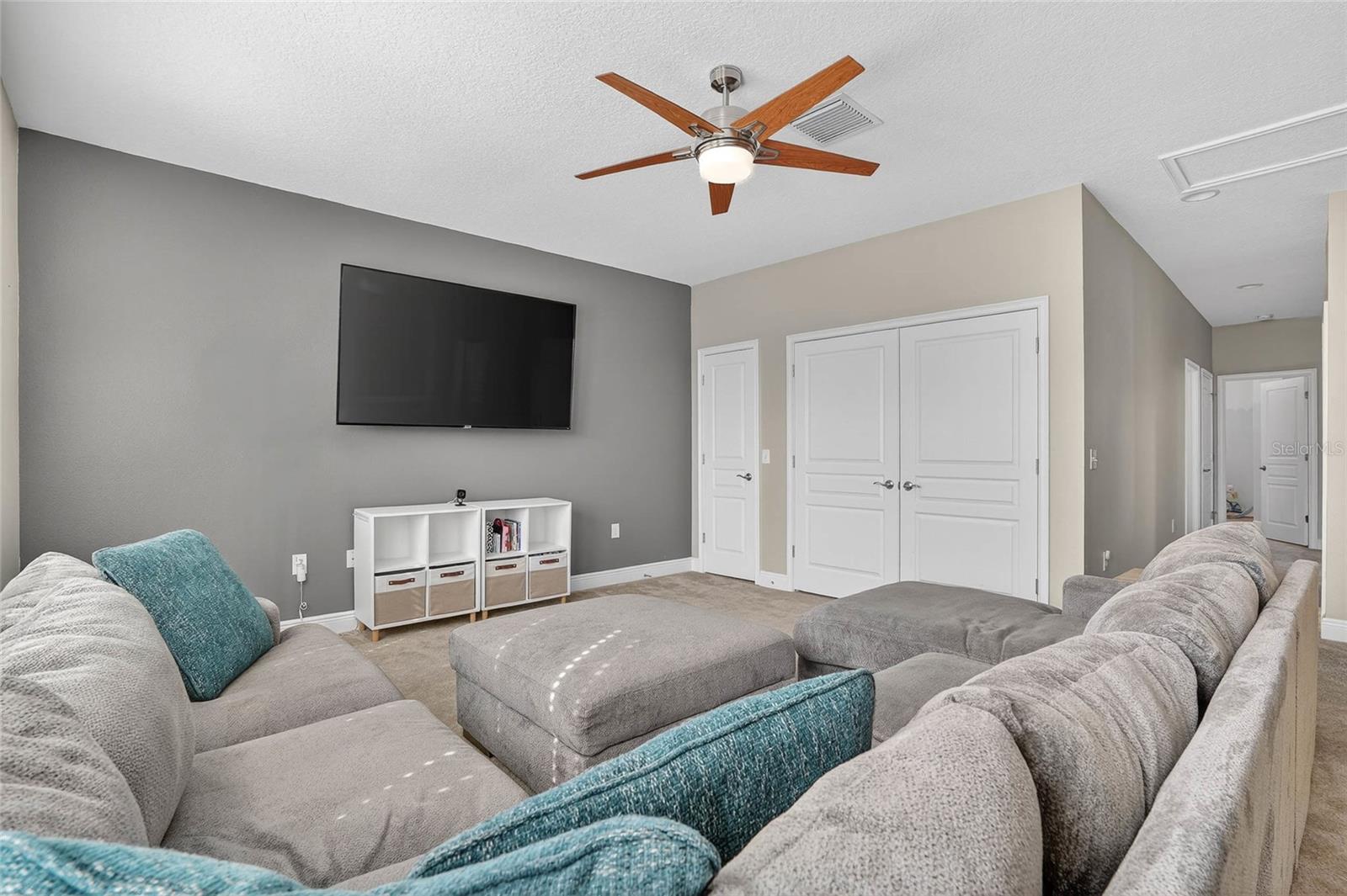 Listing photo id 25 for 2118 Lemon Street