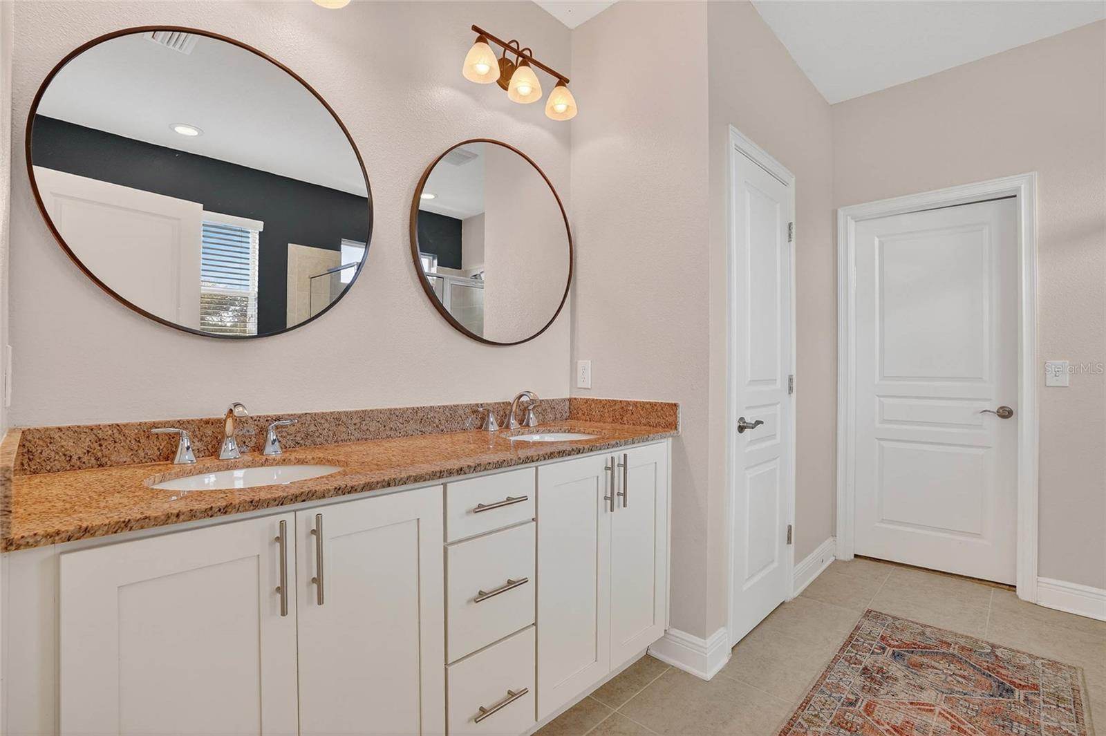 Listing photo id 30 for 2118 Lemon Street