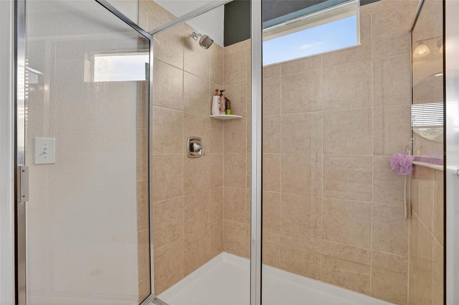 Listing photo id 32 for 2118 Lemon Street