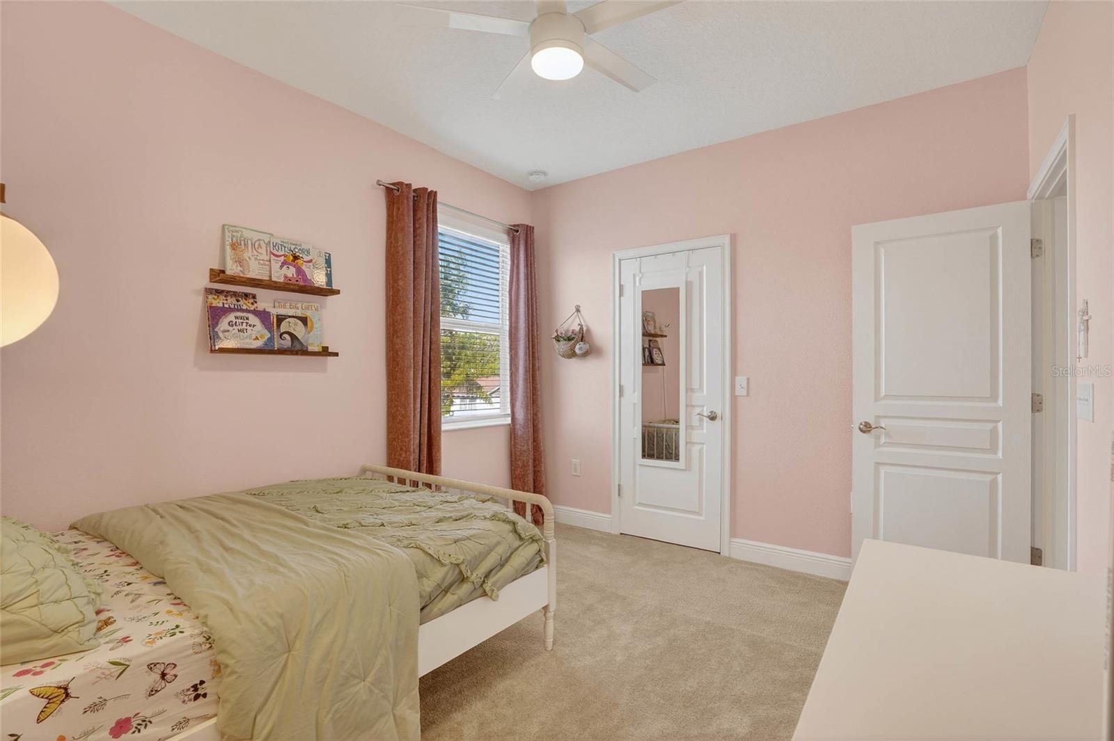 Listing photo id 35 for 2118 Lemon Street