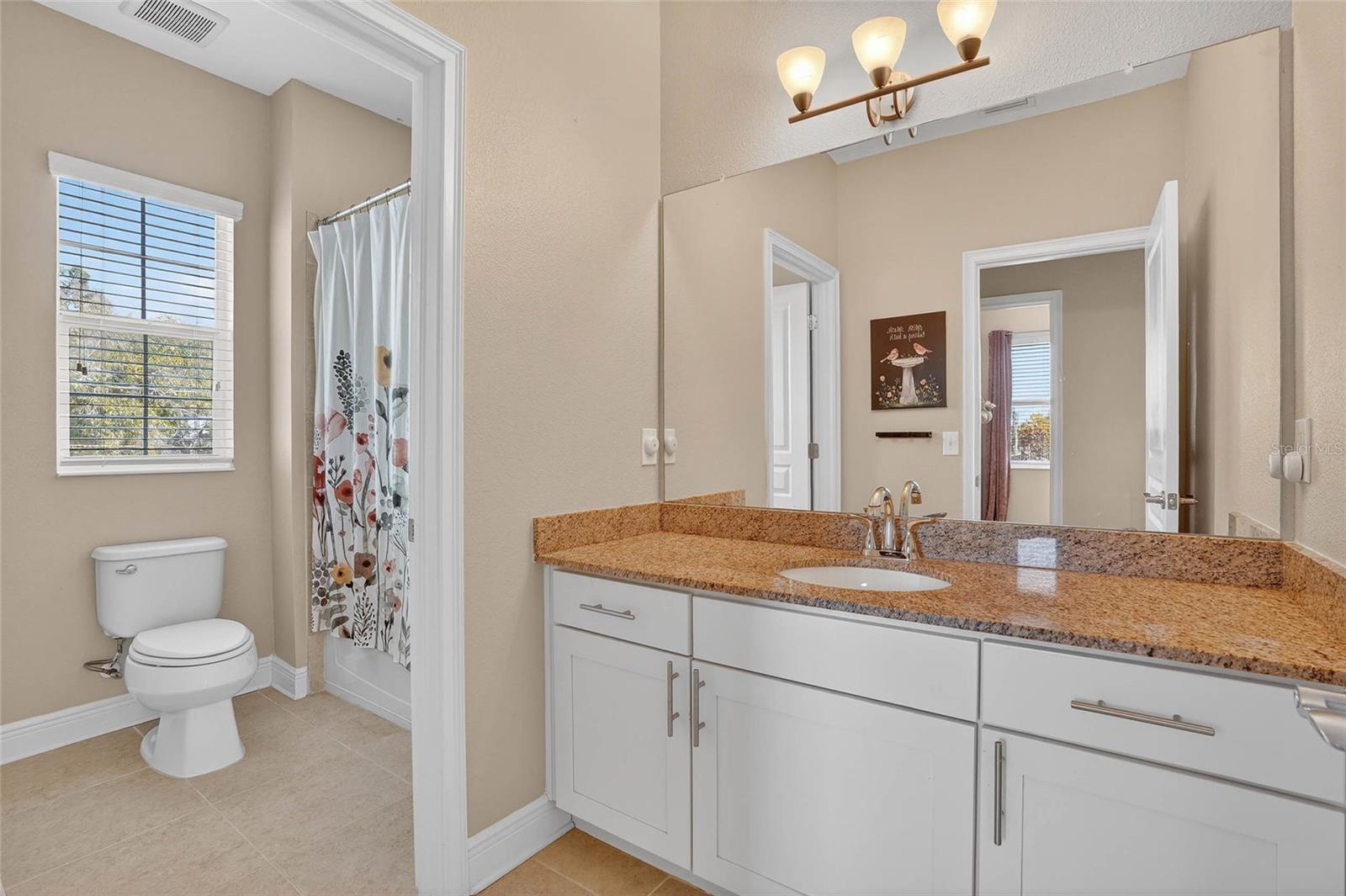 Listing photo id 36 for 2118 Lemon Street