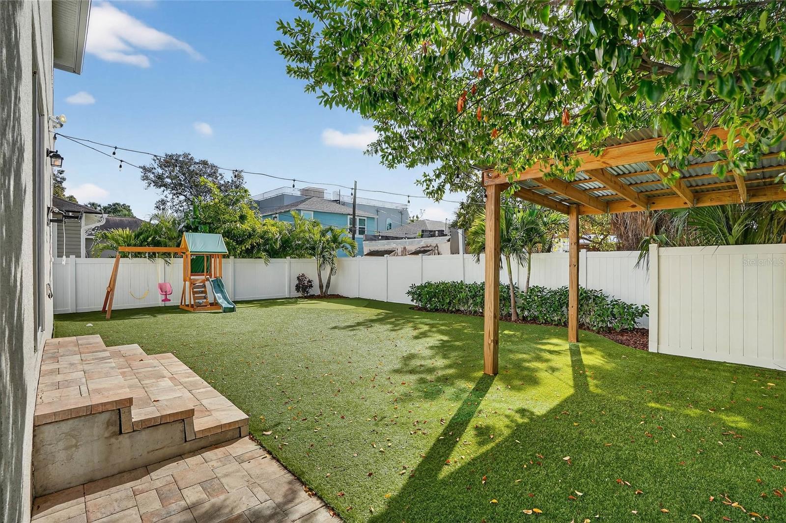 Listing photo id 40 for 2118 Lemon Street