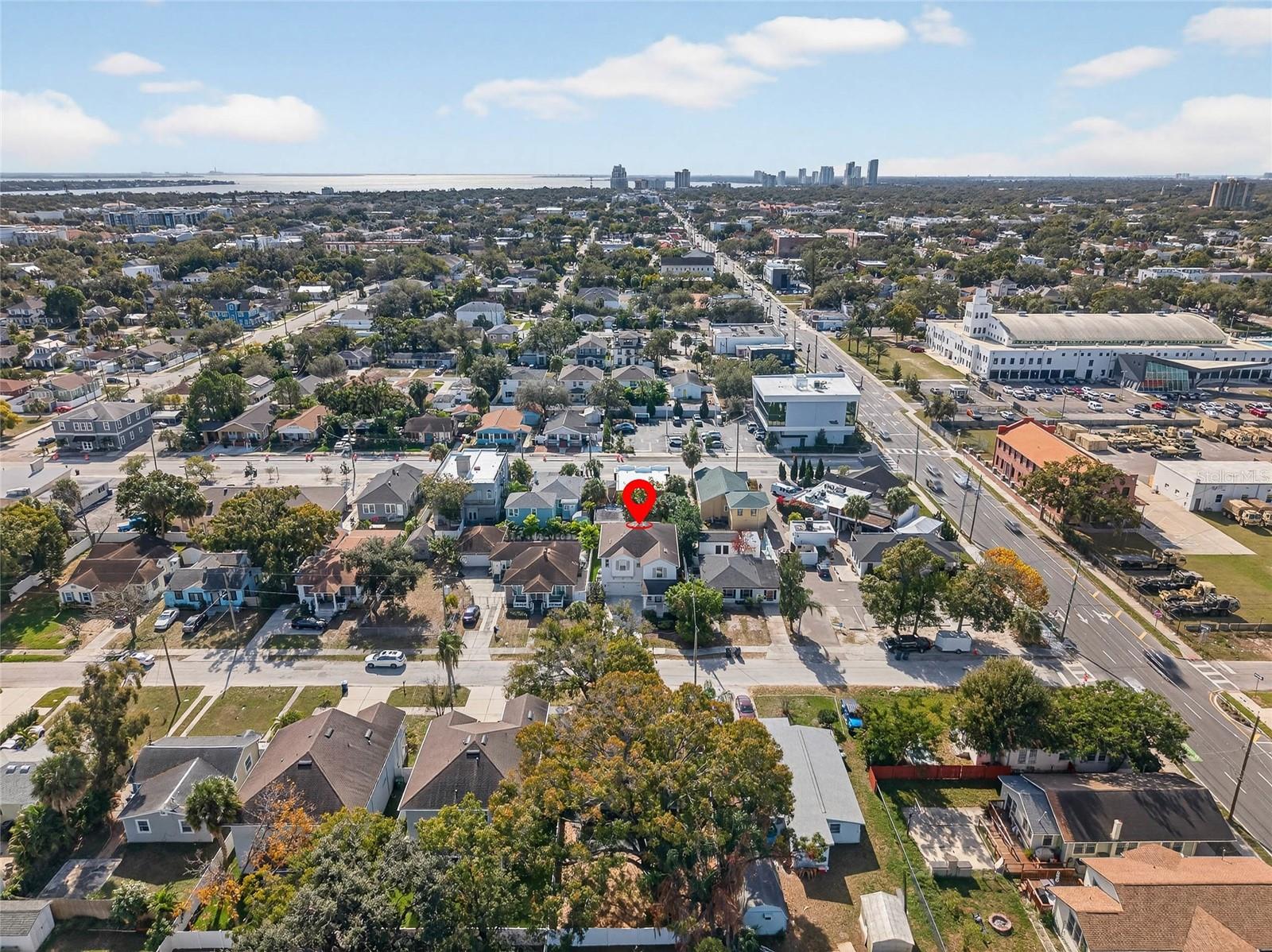 Listing photo id 44 for 2118 Lemon Street