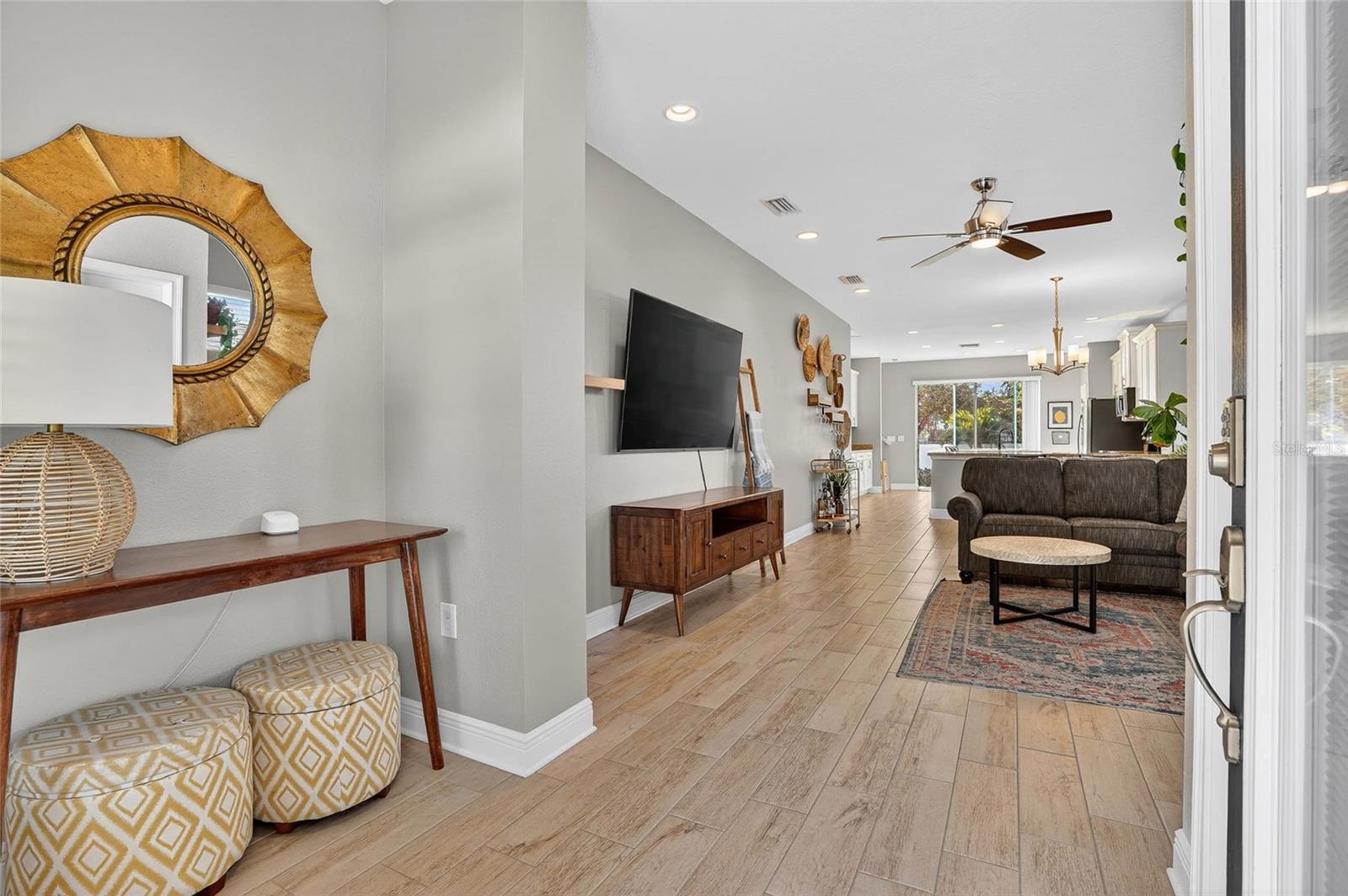 Listing photo id 4 for 2118 Lemon Street