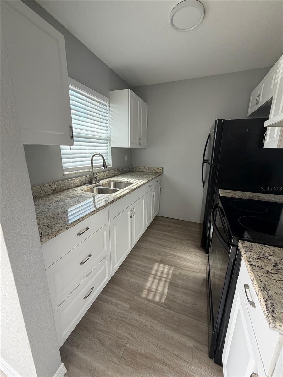 Image 3 of 9 For 709 Oceanside Circle 747