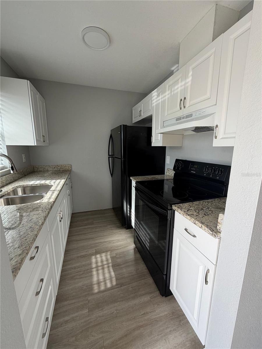 Image 4 of 9 For 709 Oceanside Circle 747