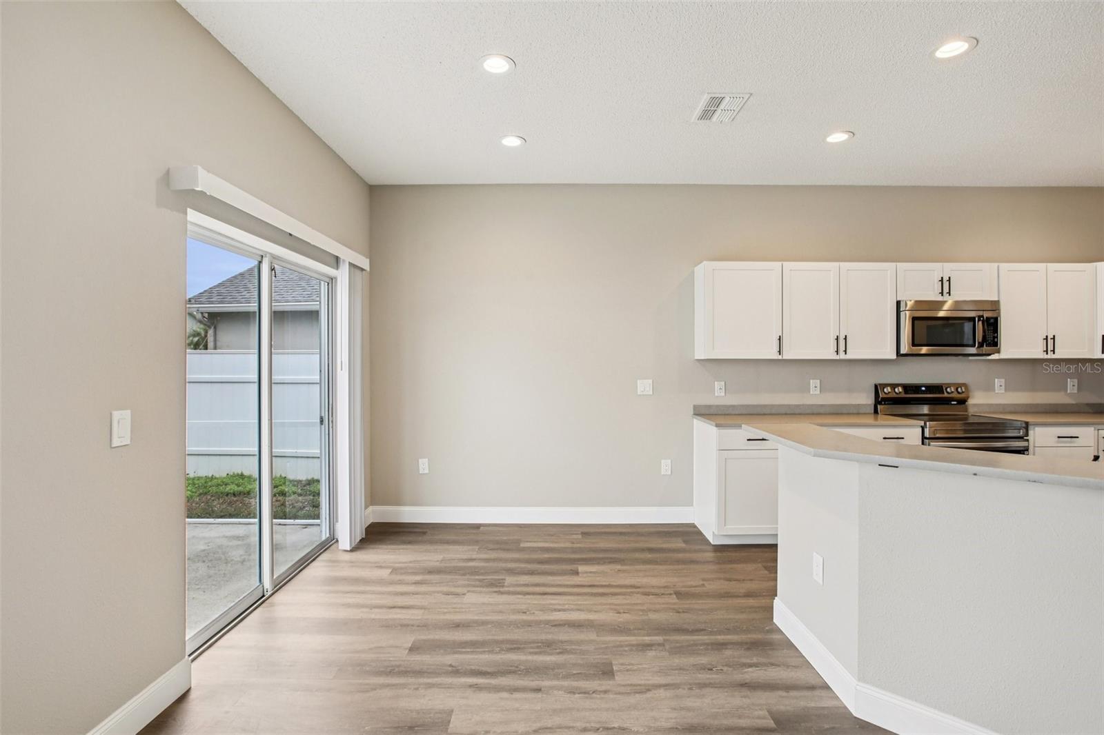 Image 11 of 49 For 2700 Sierra Vista Way